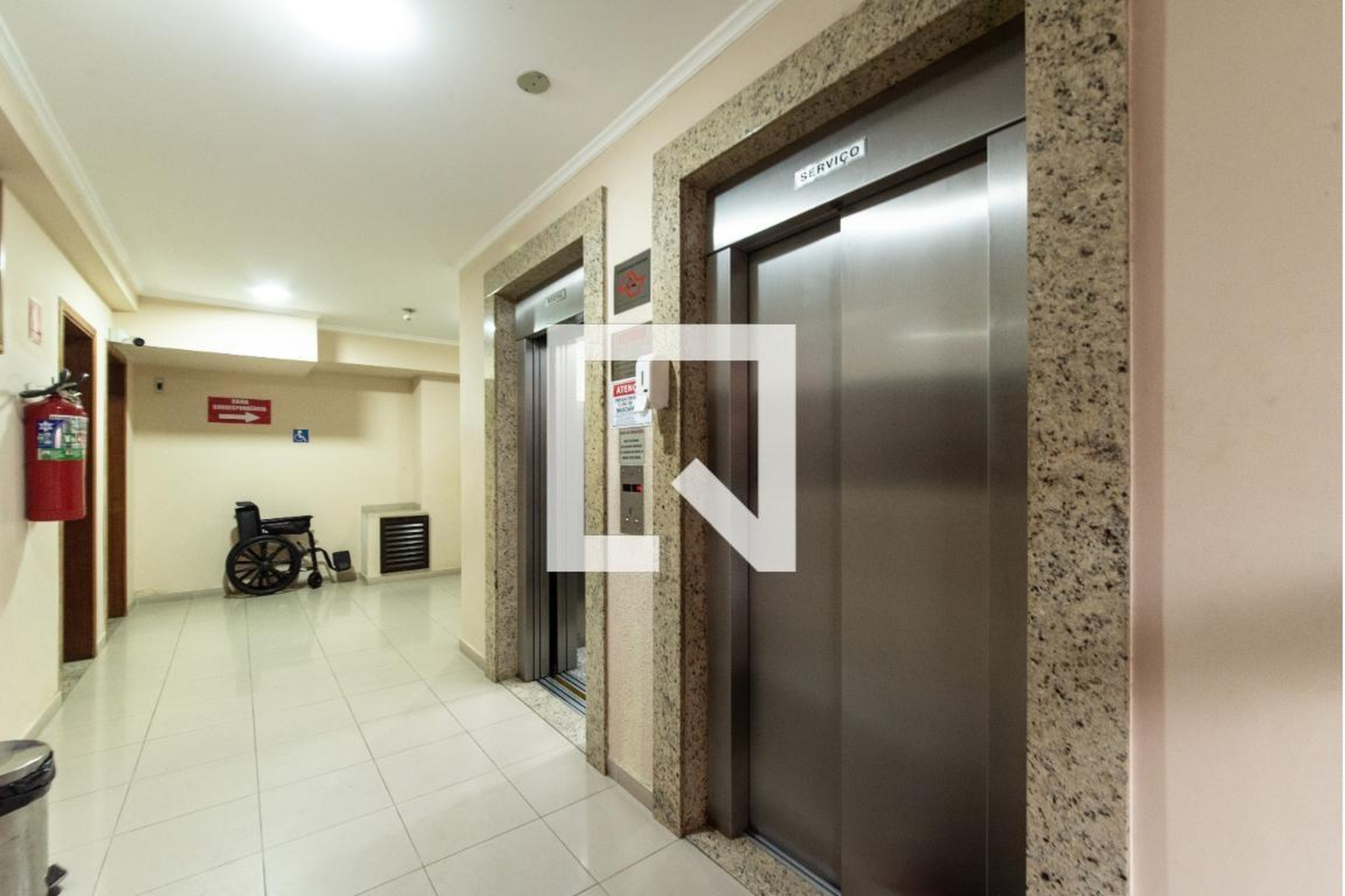 Hall Social - Violetas