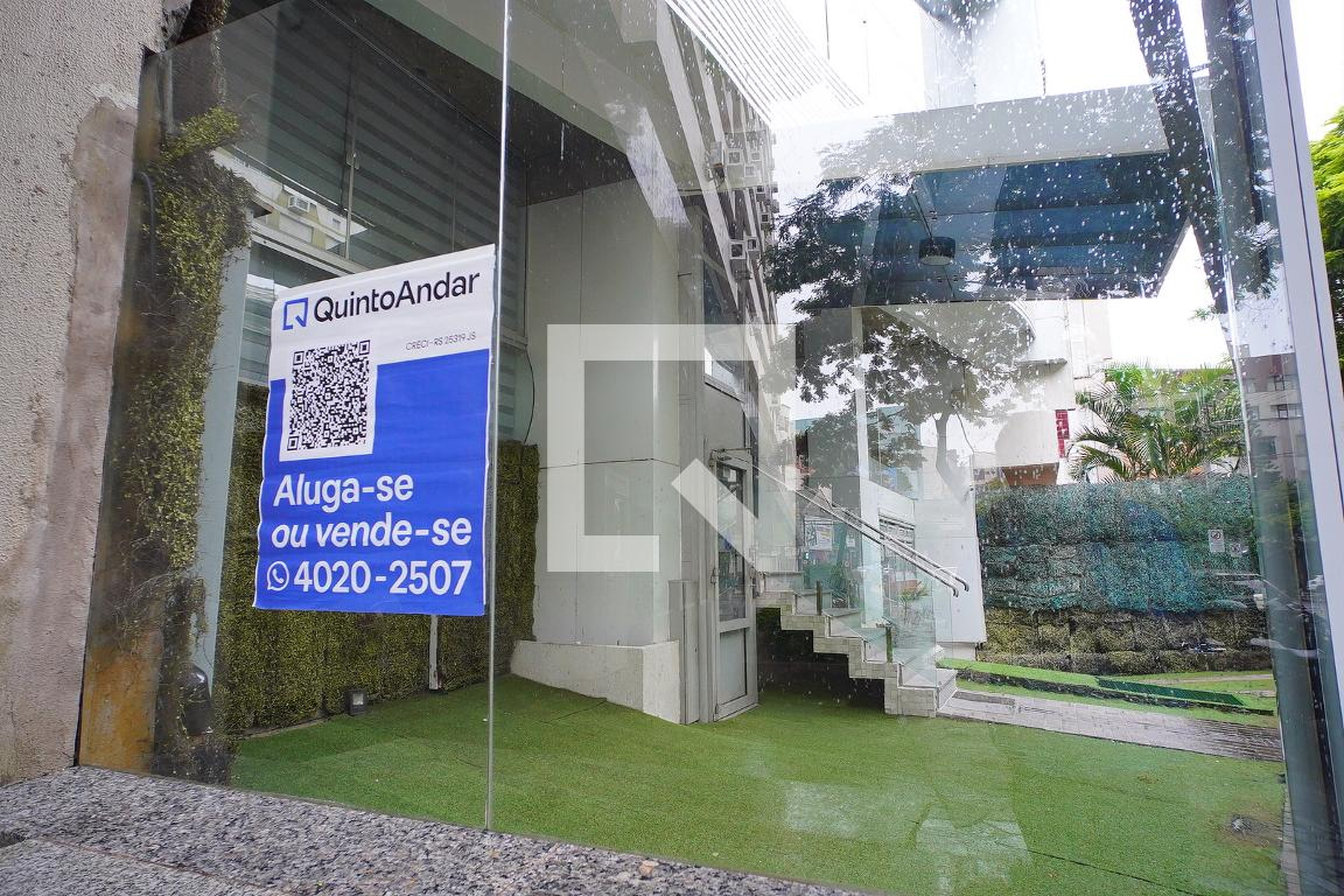 Fachada do Prédio Condomínio em Rua Irmão José Otão, 180