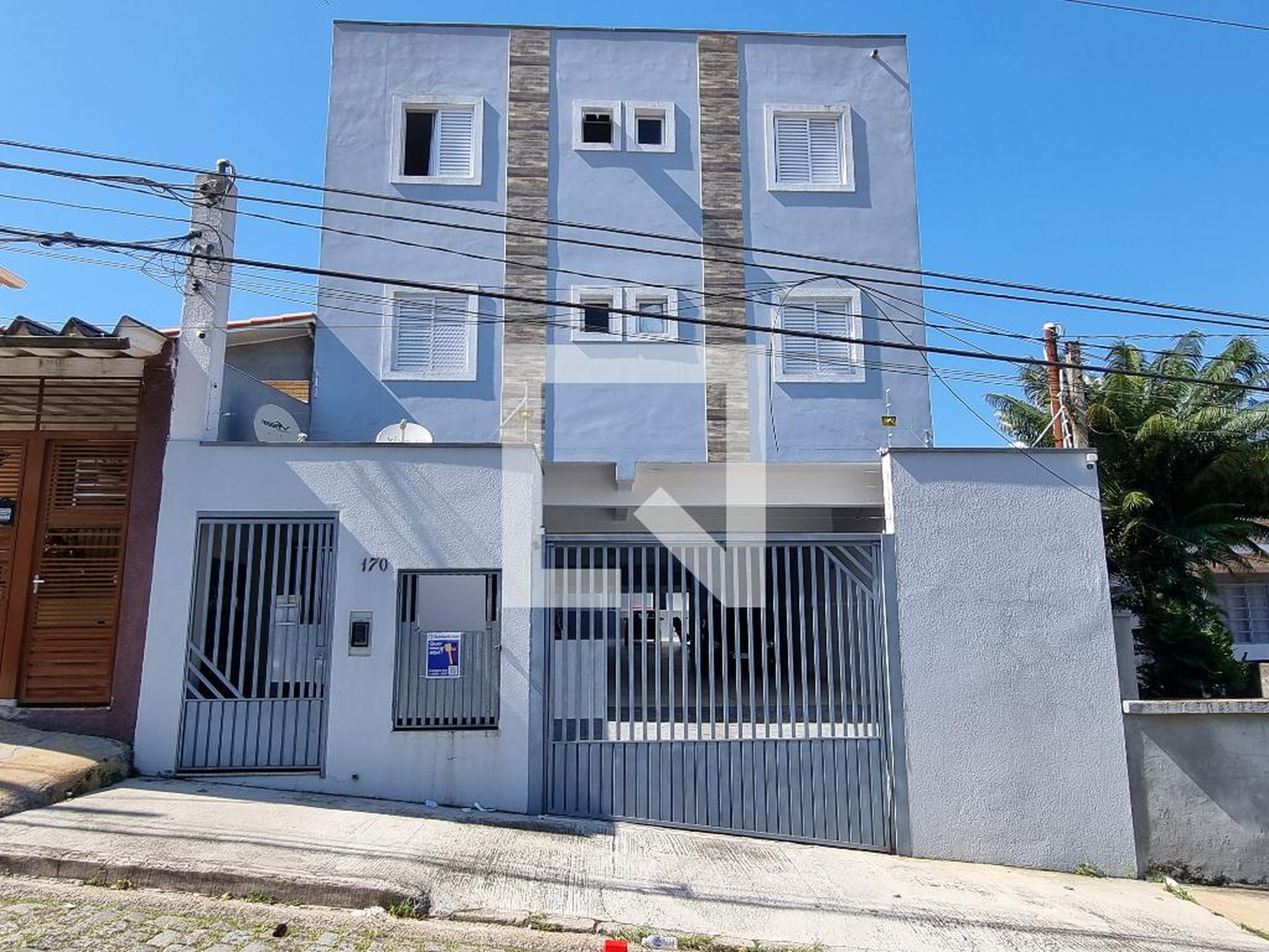 Fachada Condomínio em Rua Afonso Arinos, 170