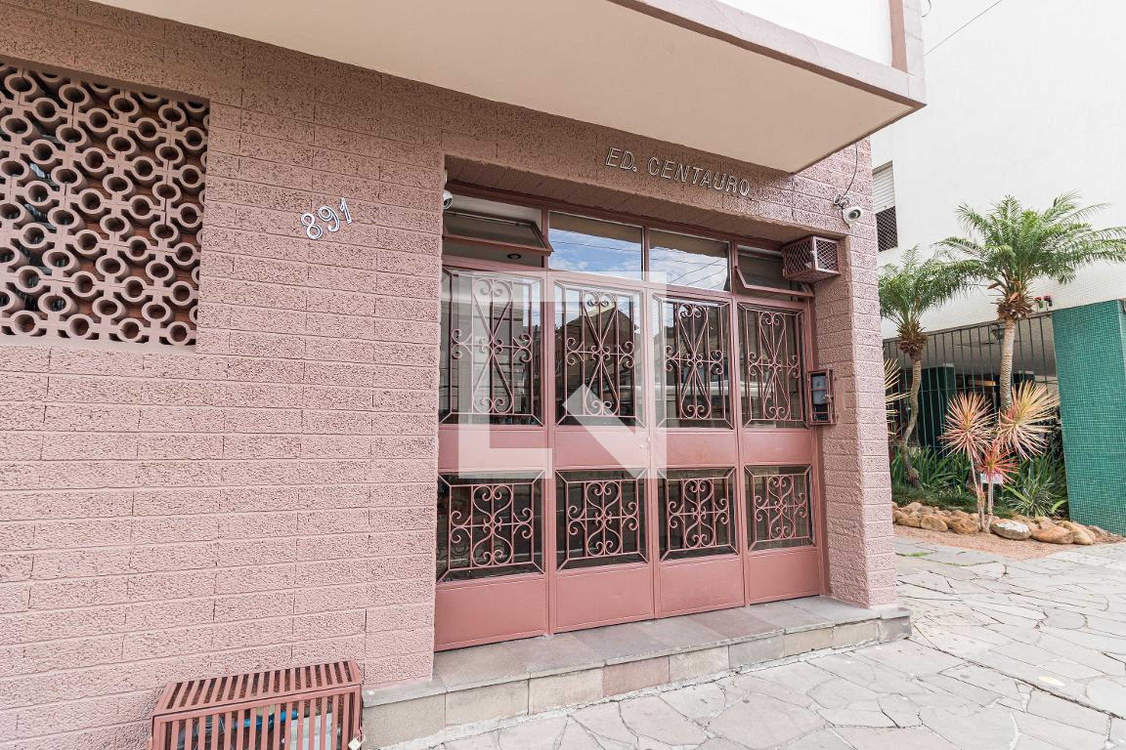 Fachada do Prédio Condomínio em Avenida Protásio Alves, 891