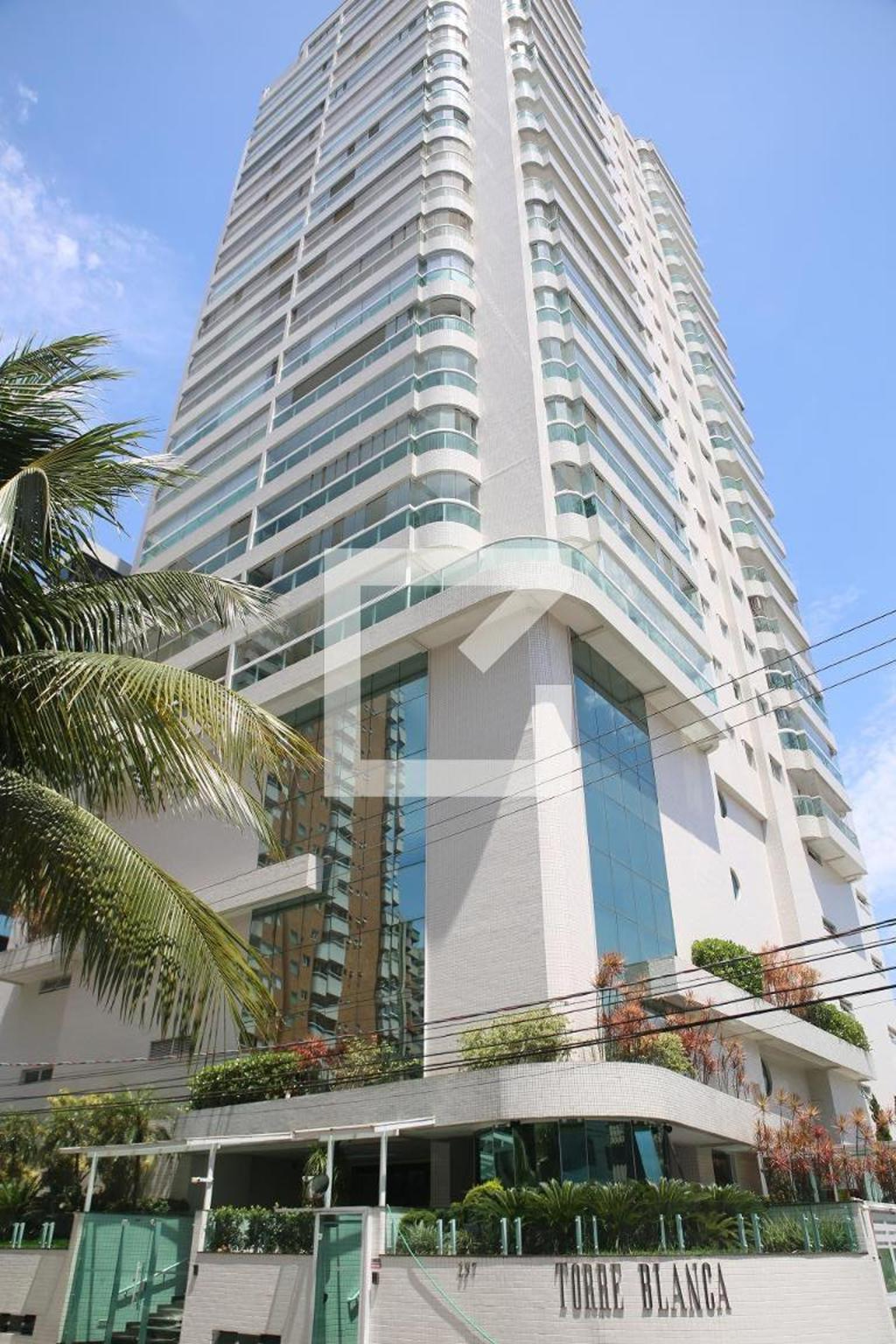 Fachada Condomínio em Rua Xixová, 239