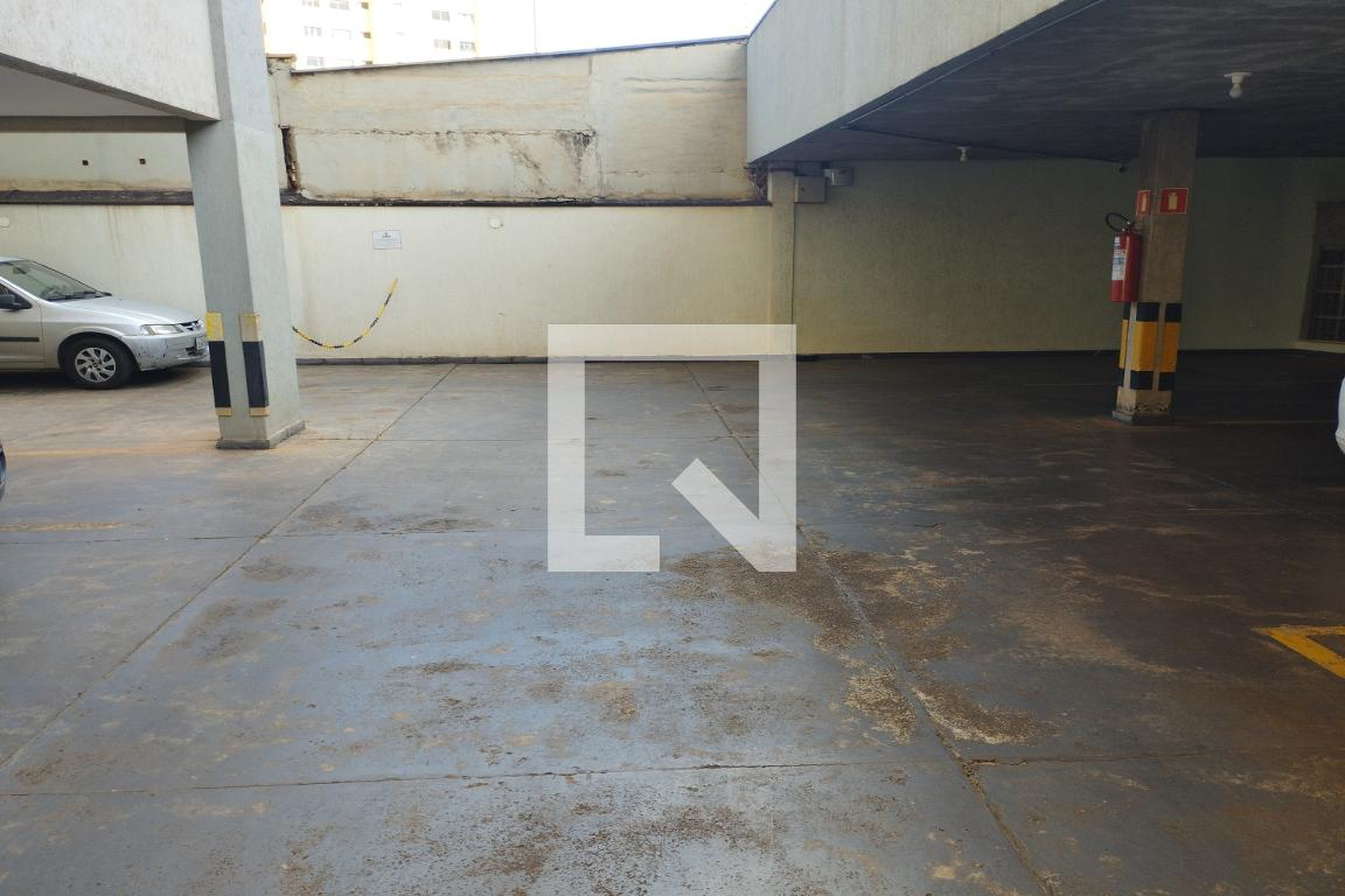 Estacionamento - Edifício Jurupis