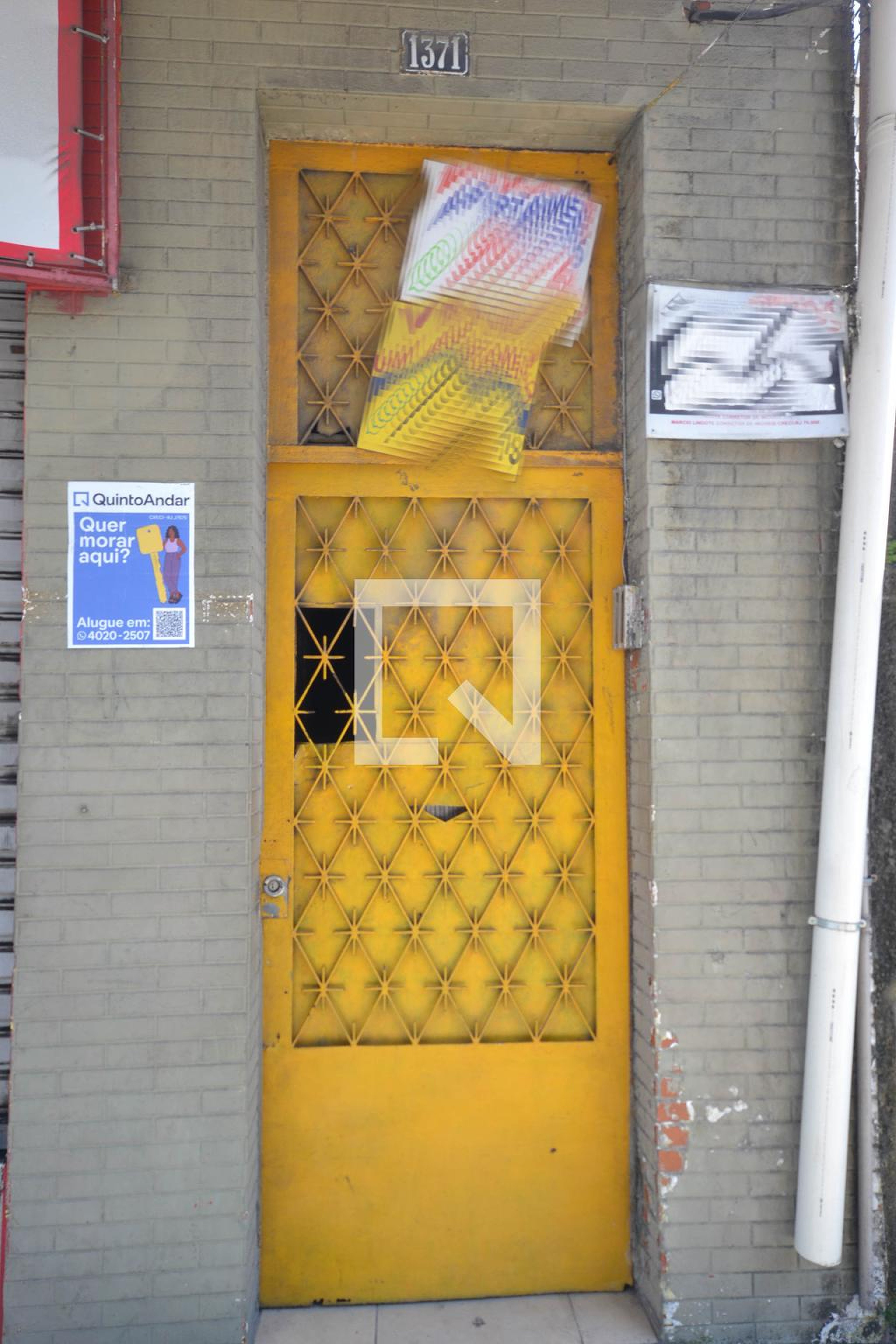 fachada Condomínio em Rua Oscar Soares, 1371