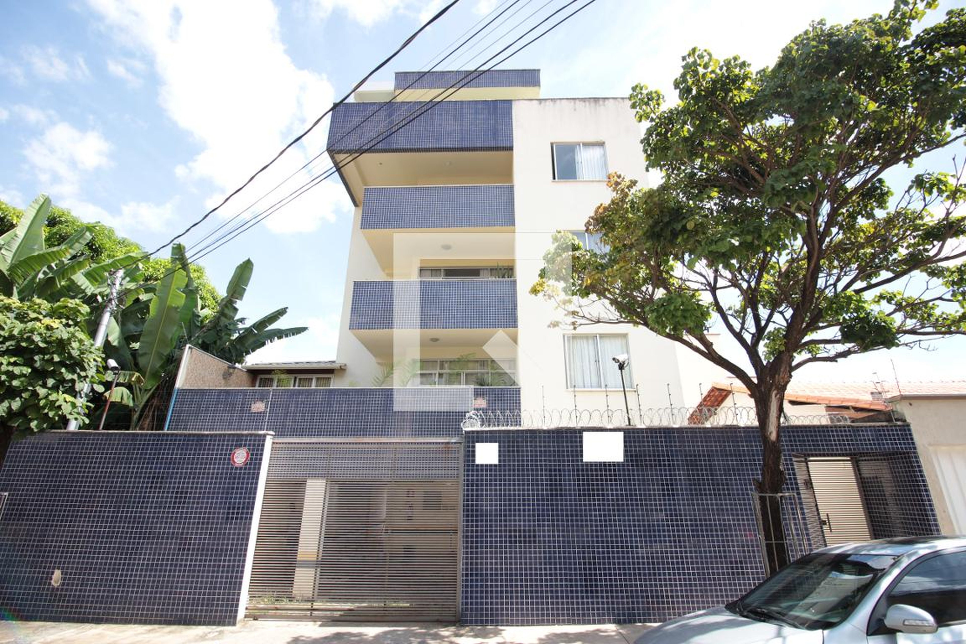 Fachada Condomínio em Rua Maria Francisca Gomes, 150