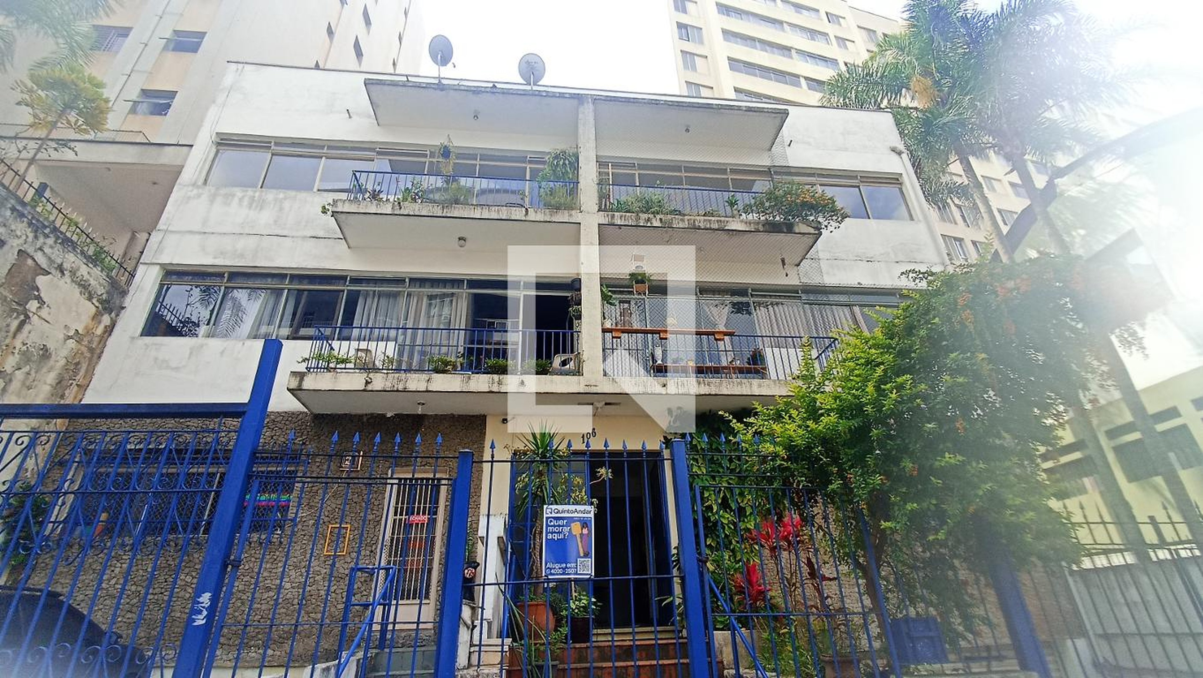 Fachada Condomínio em Rua Paim, 106