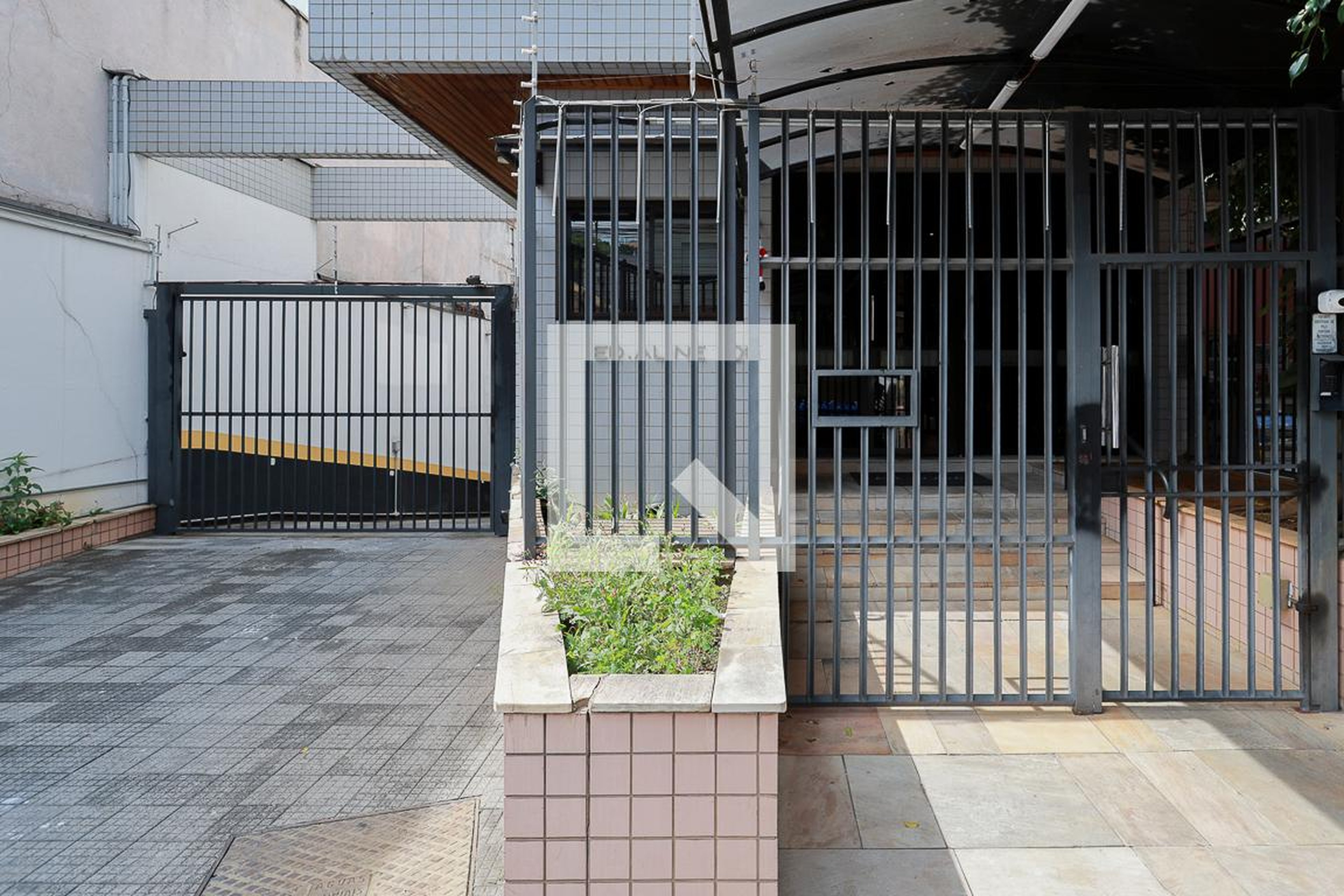 Fachada do condomínio Condomínio Aline