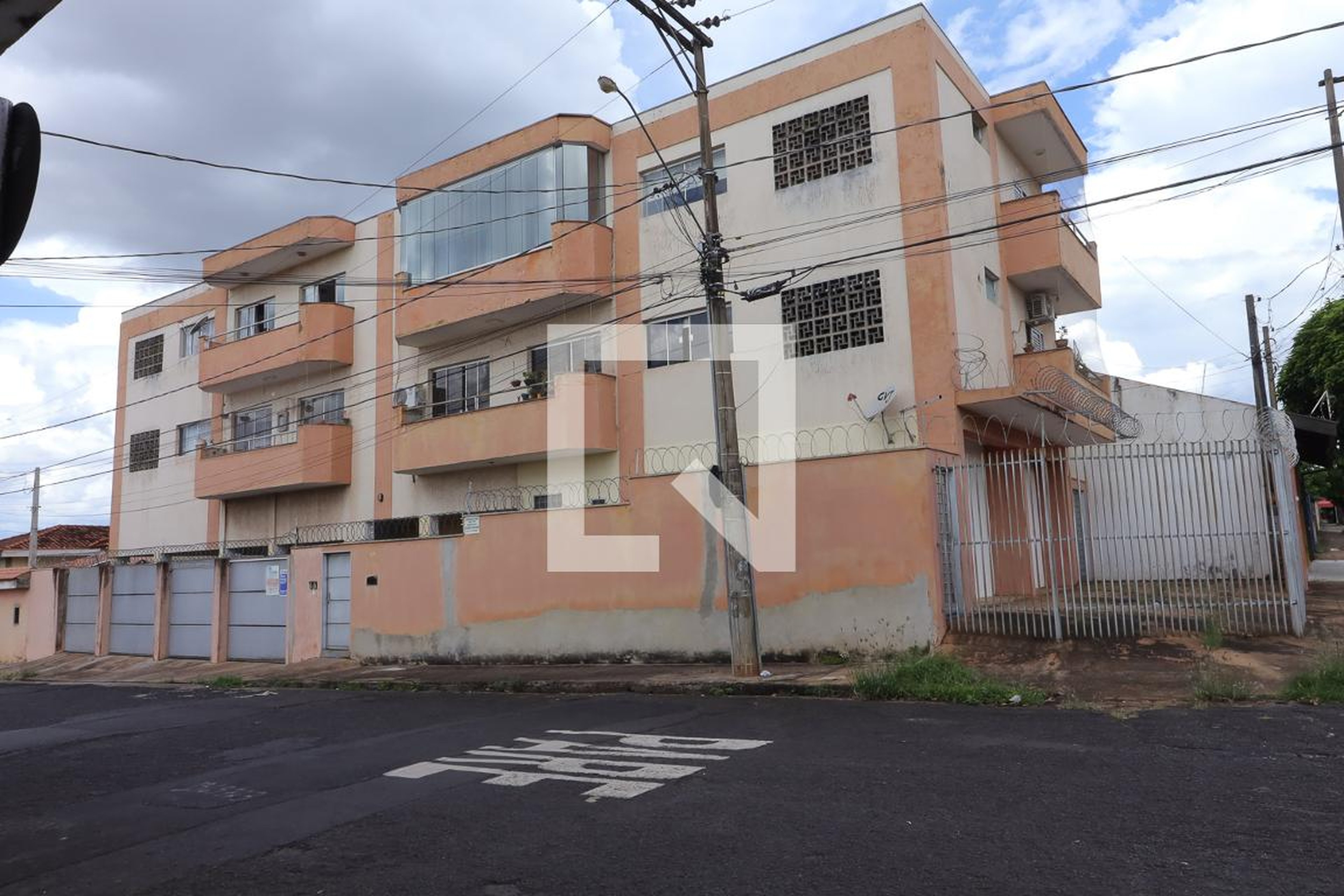 Fachada Condomínio em Rua Princesa Isabel, 298