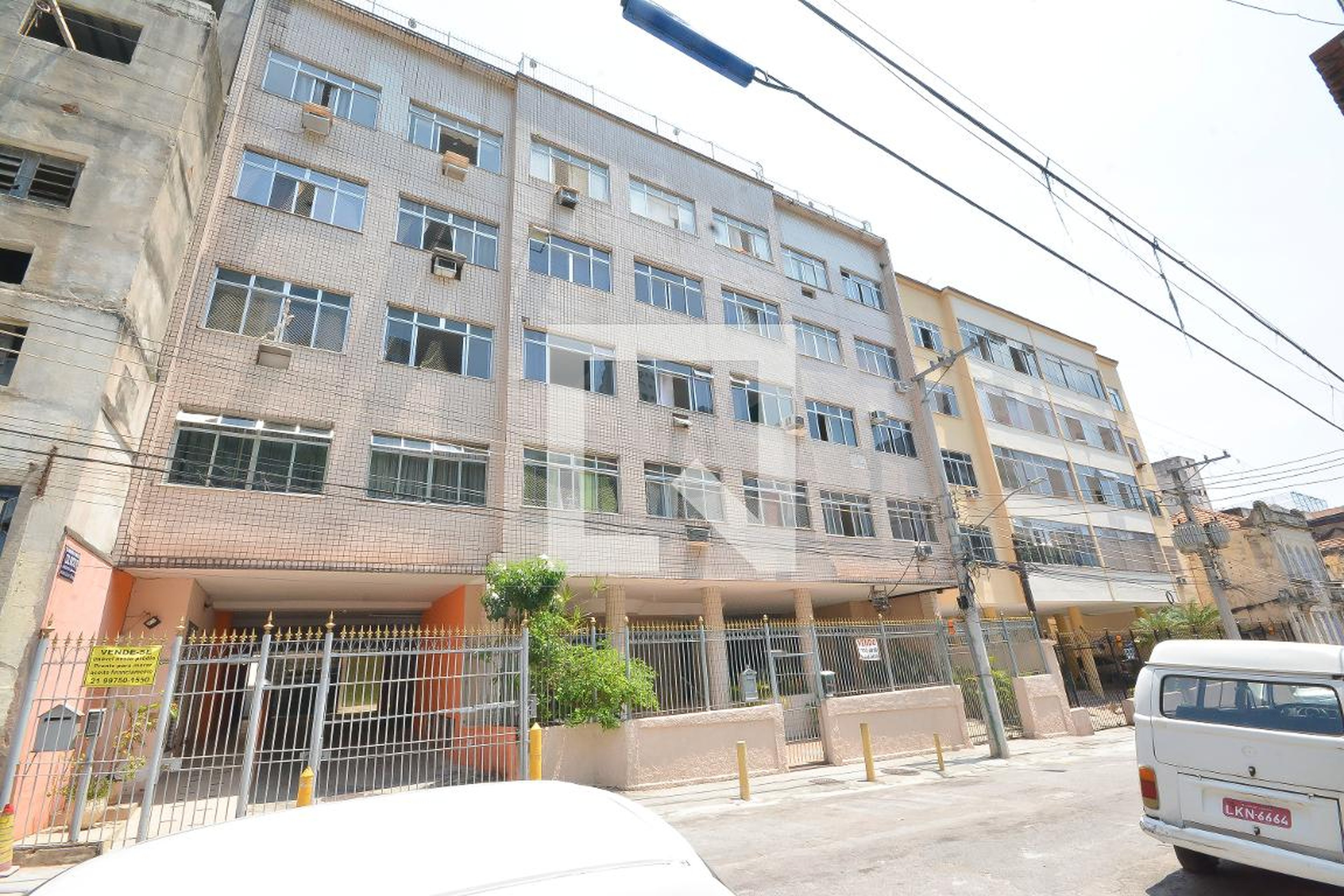 Fachada Condomínio em Rua André Cavalcanti, 148