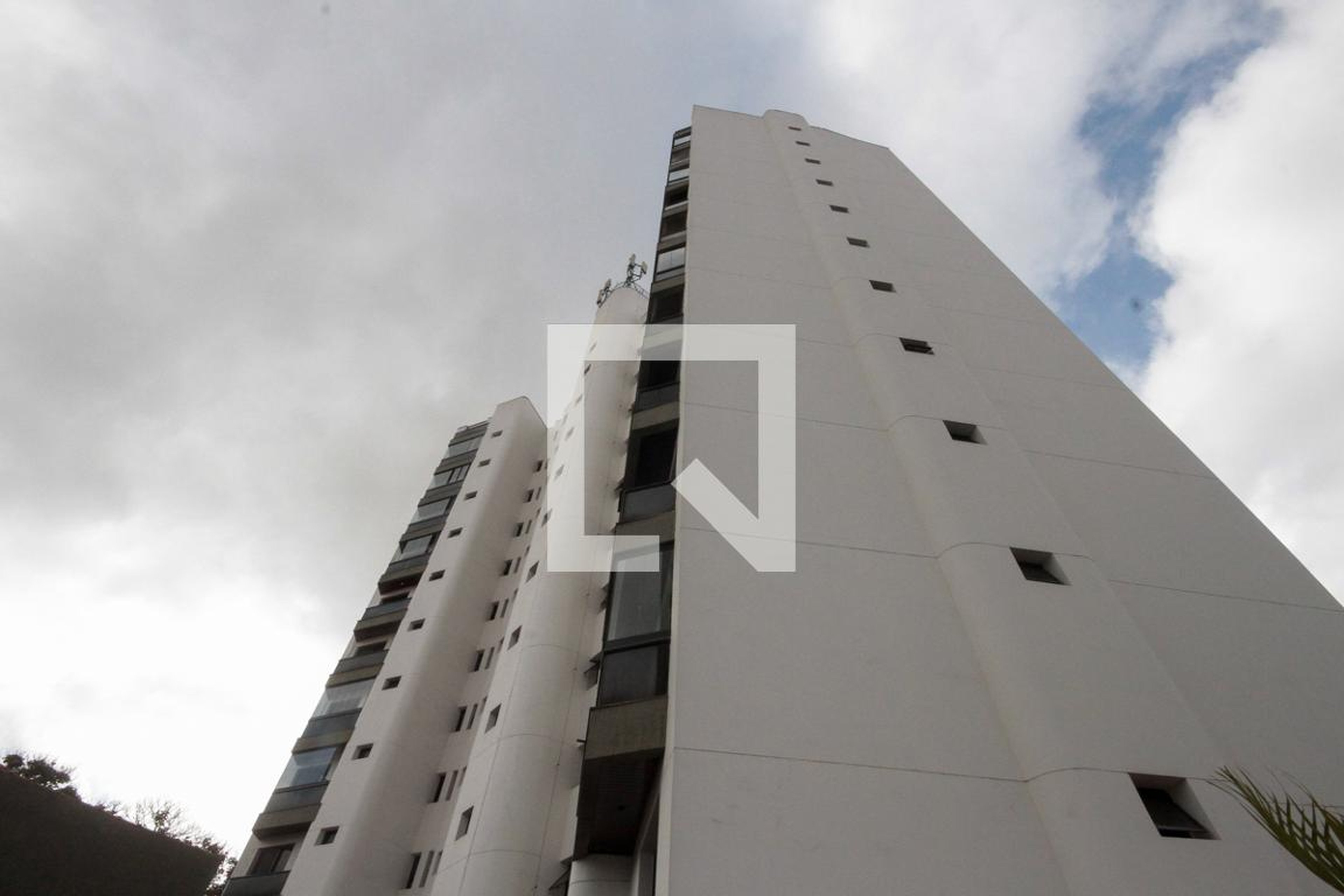 Fachada Condomínio Chamds Elysees