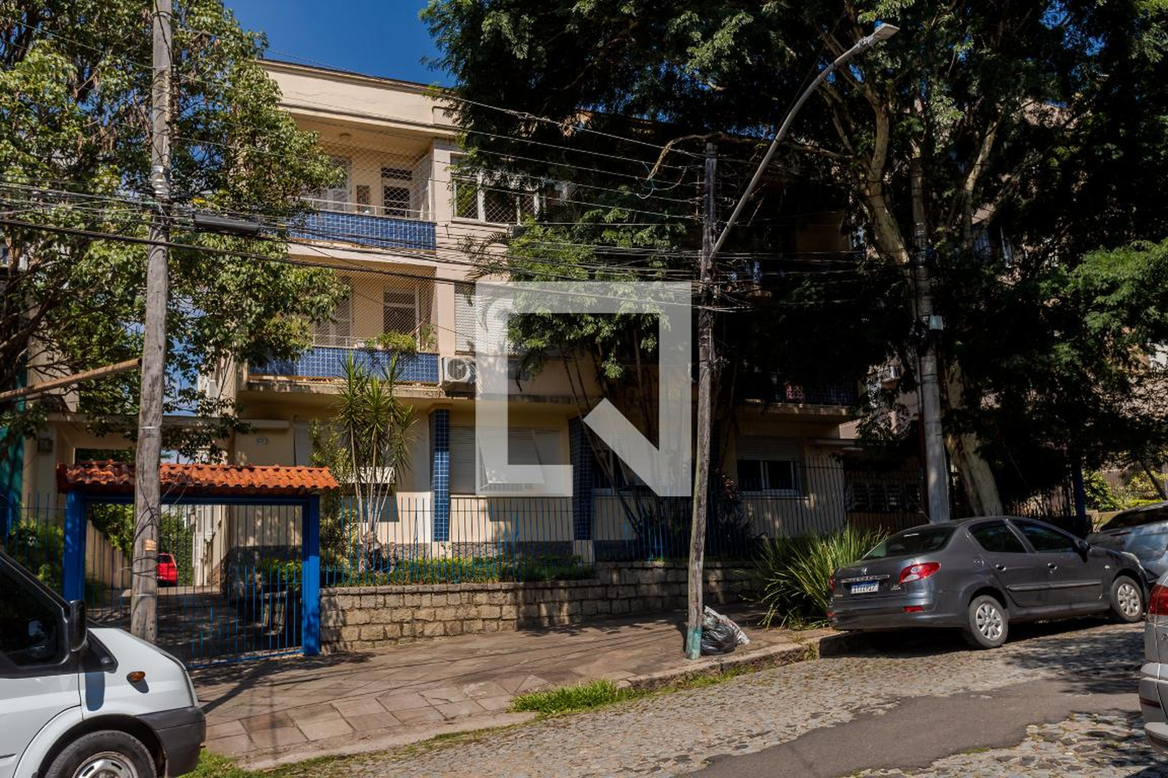 Fachada Condomínio em Rua Faria Santos, 110