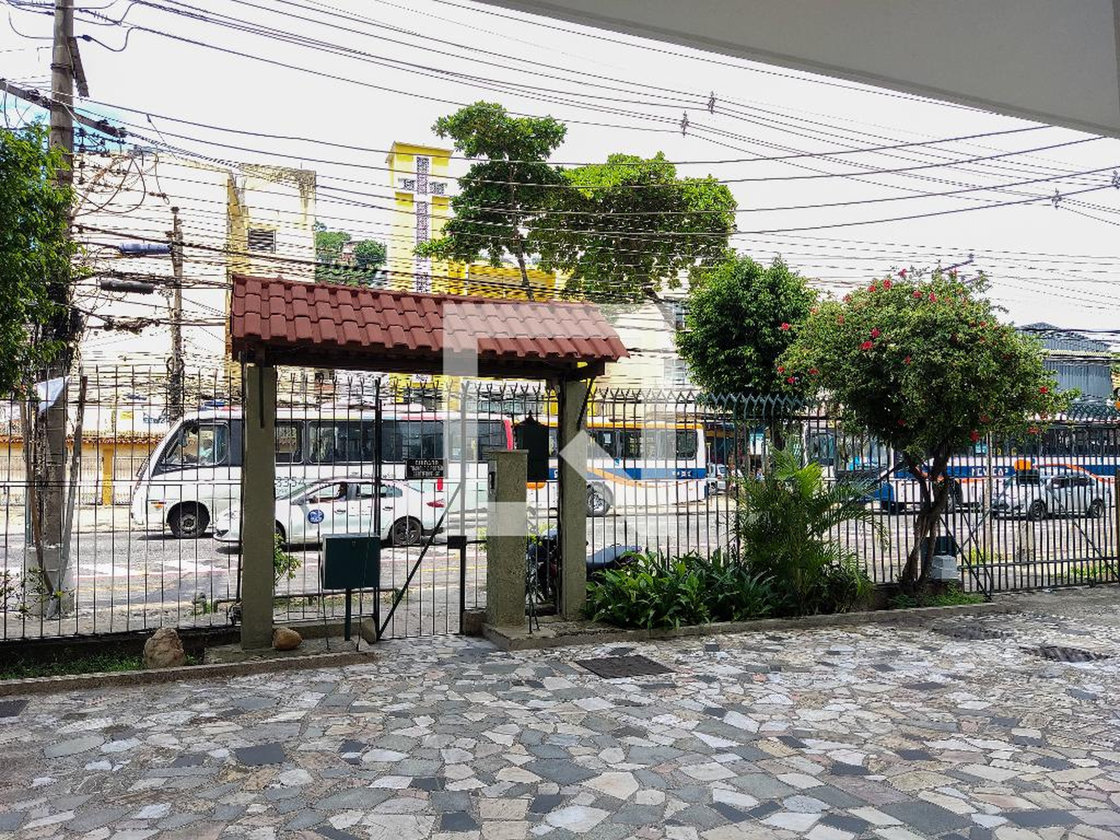 Fachada do Condomínio Edifício Santa Rita I