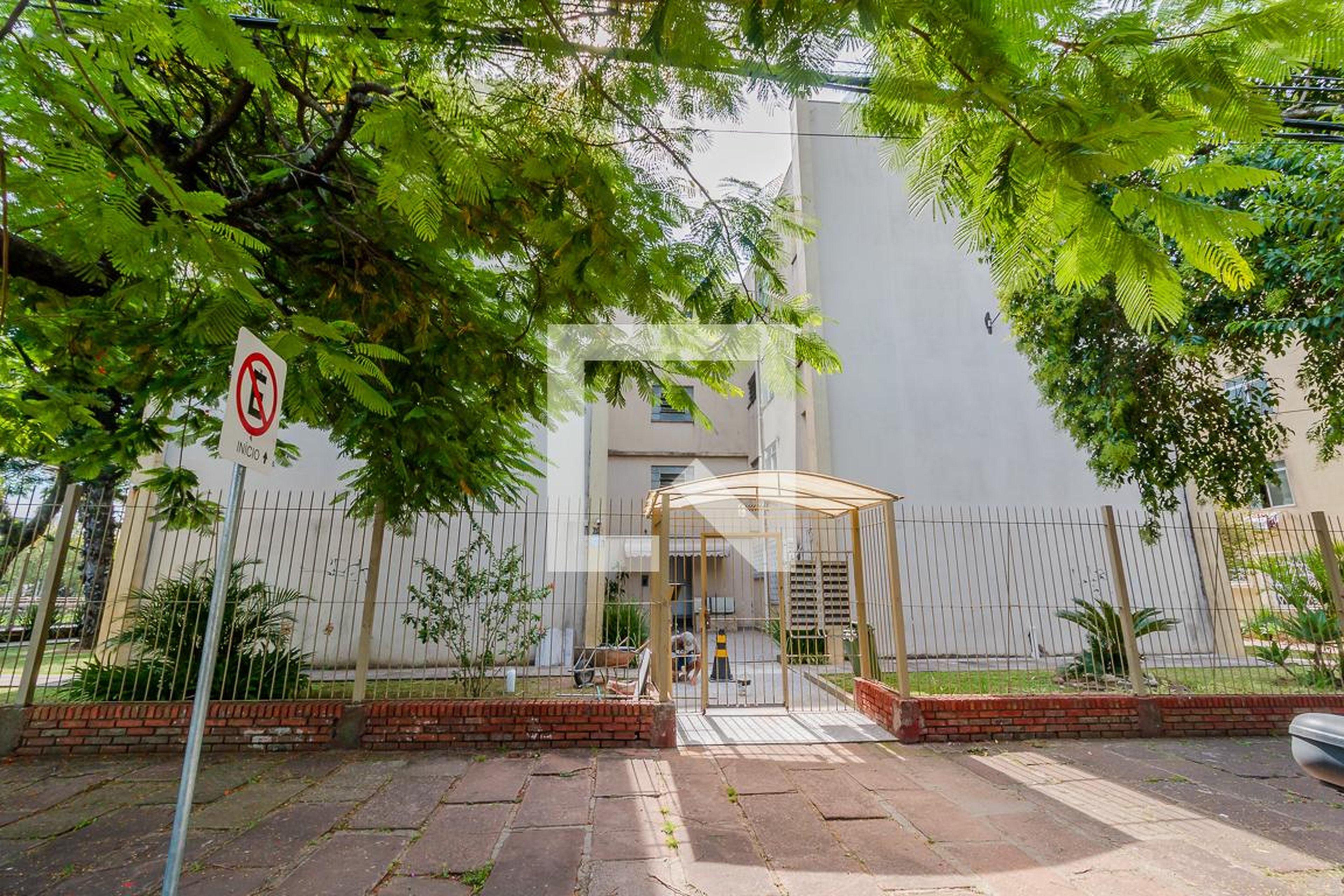 Fachada Condomínio em Rua Chile, 20