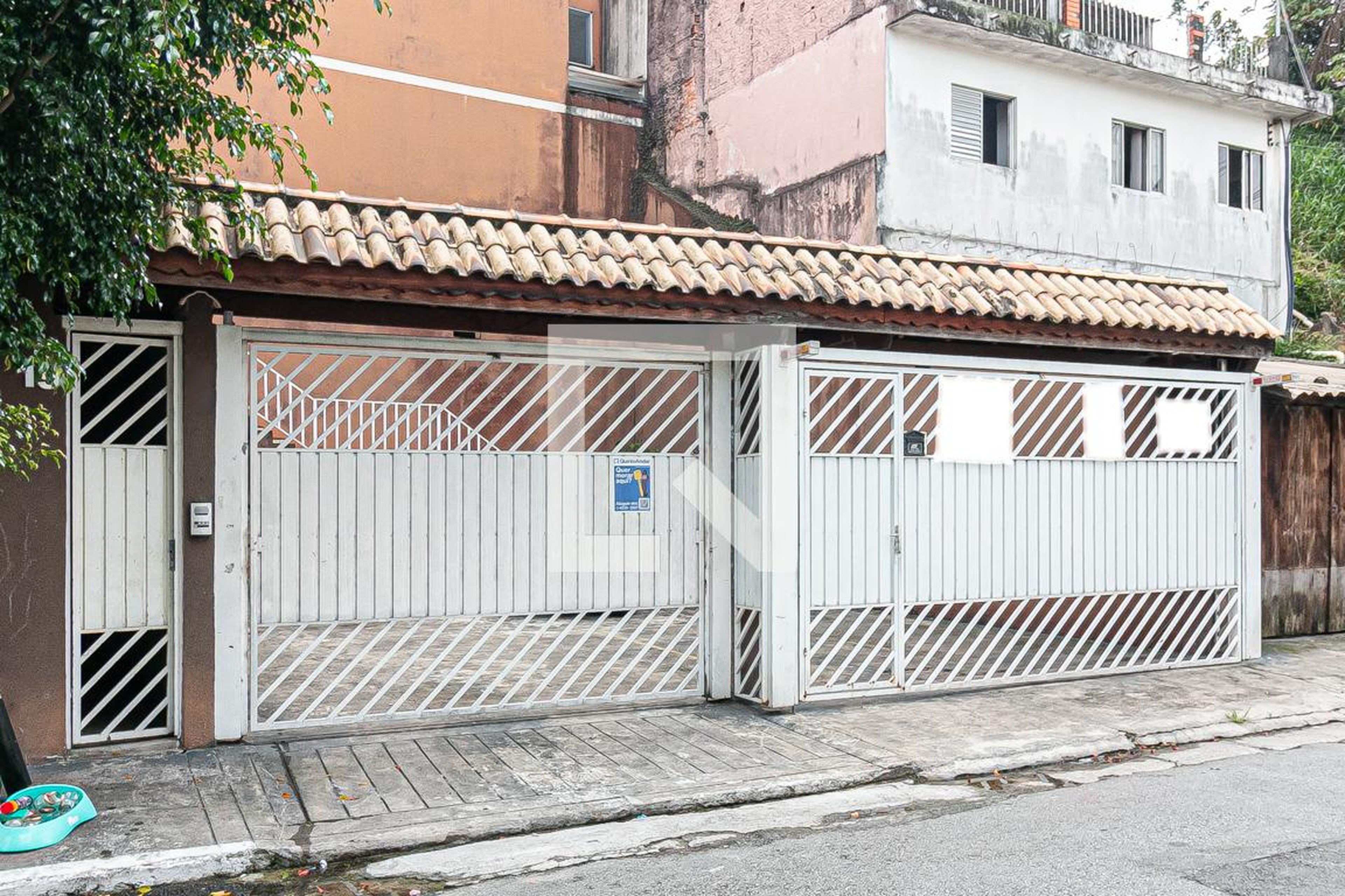 Fachada Condomínio em Rua Porto Lucena, 19