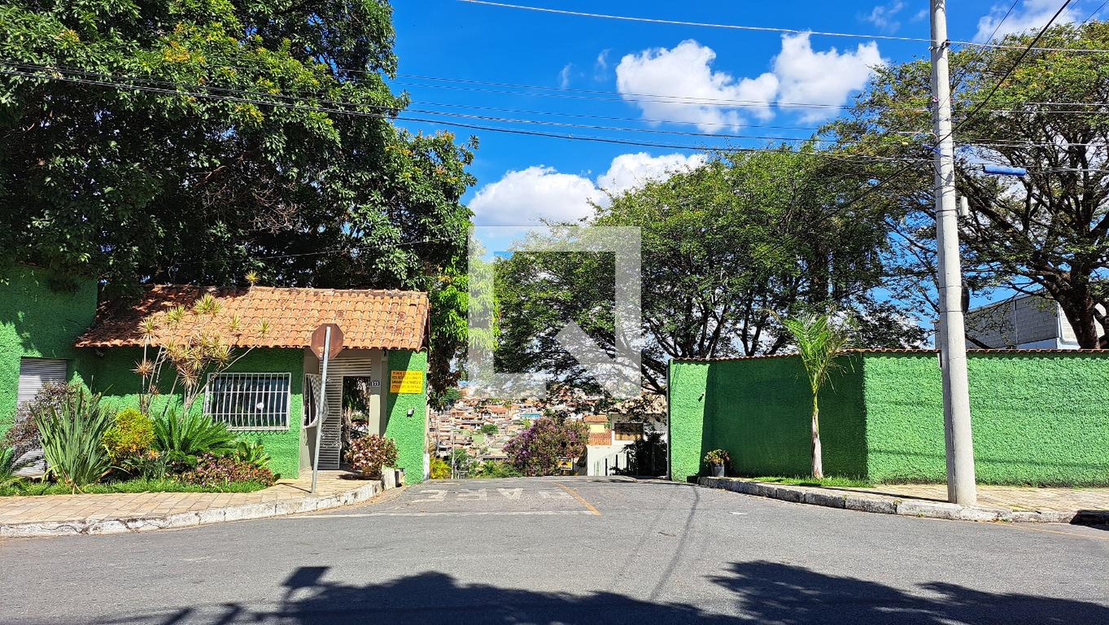 Fachada do Condomínio Condomínio Granja Verde