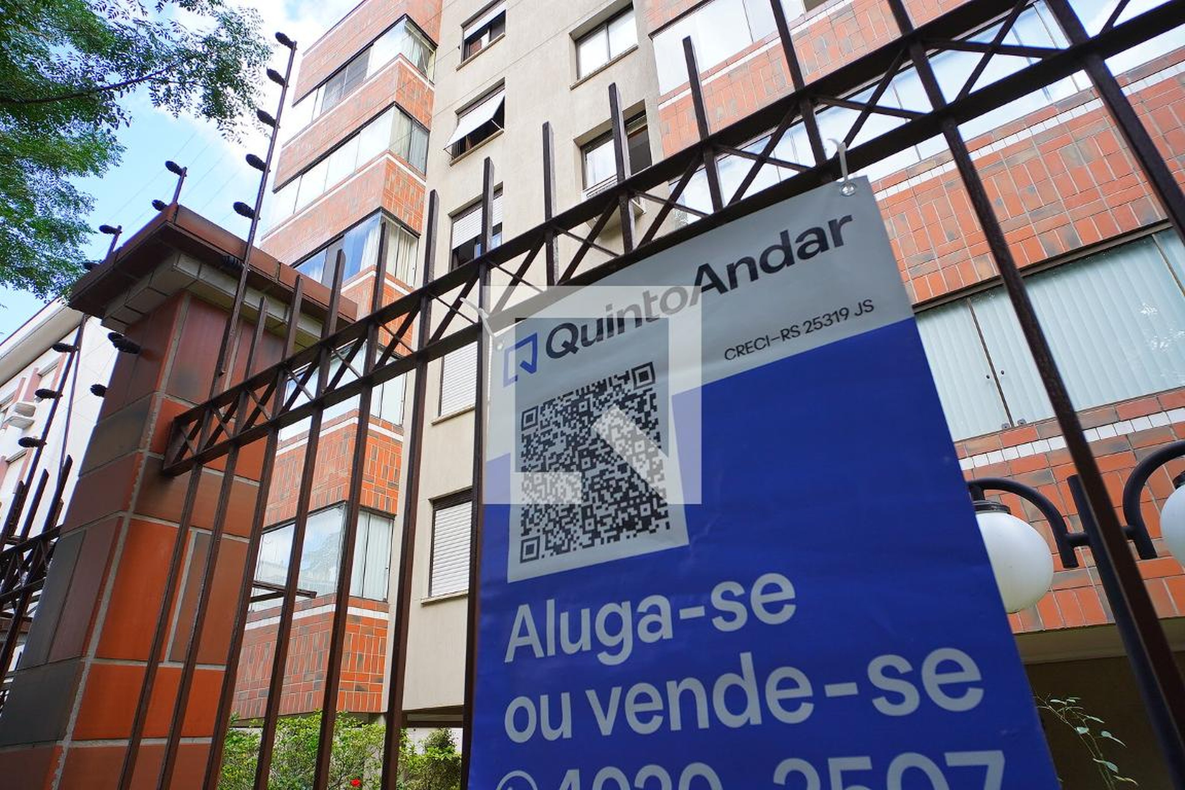 Fachada do Prédio Condomínio em Rua Coronel Corte Real, 827