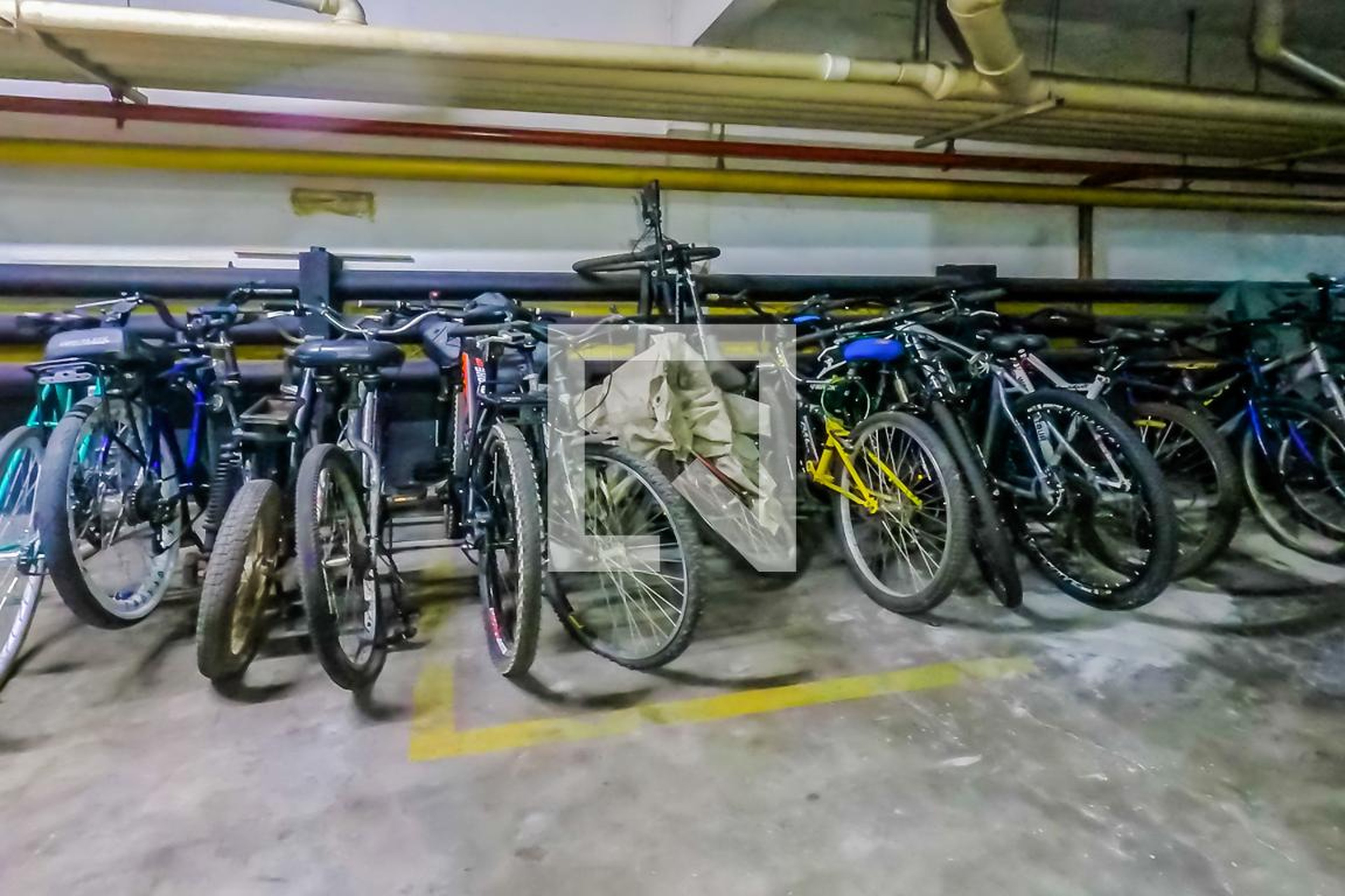 bicicletario - Edifício Mont Parnasse