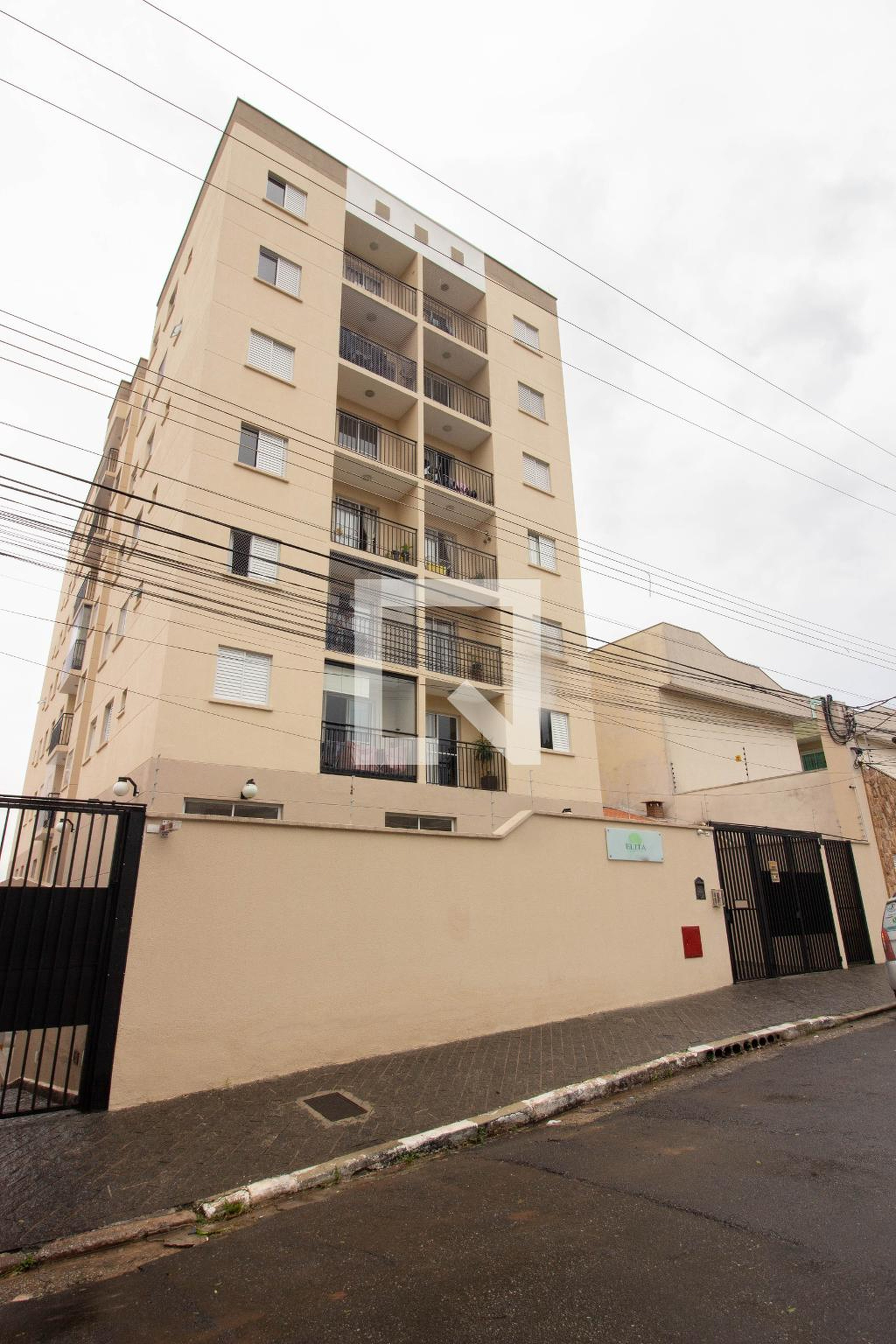 Fachada Condomínio em Rua Elita, 19