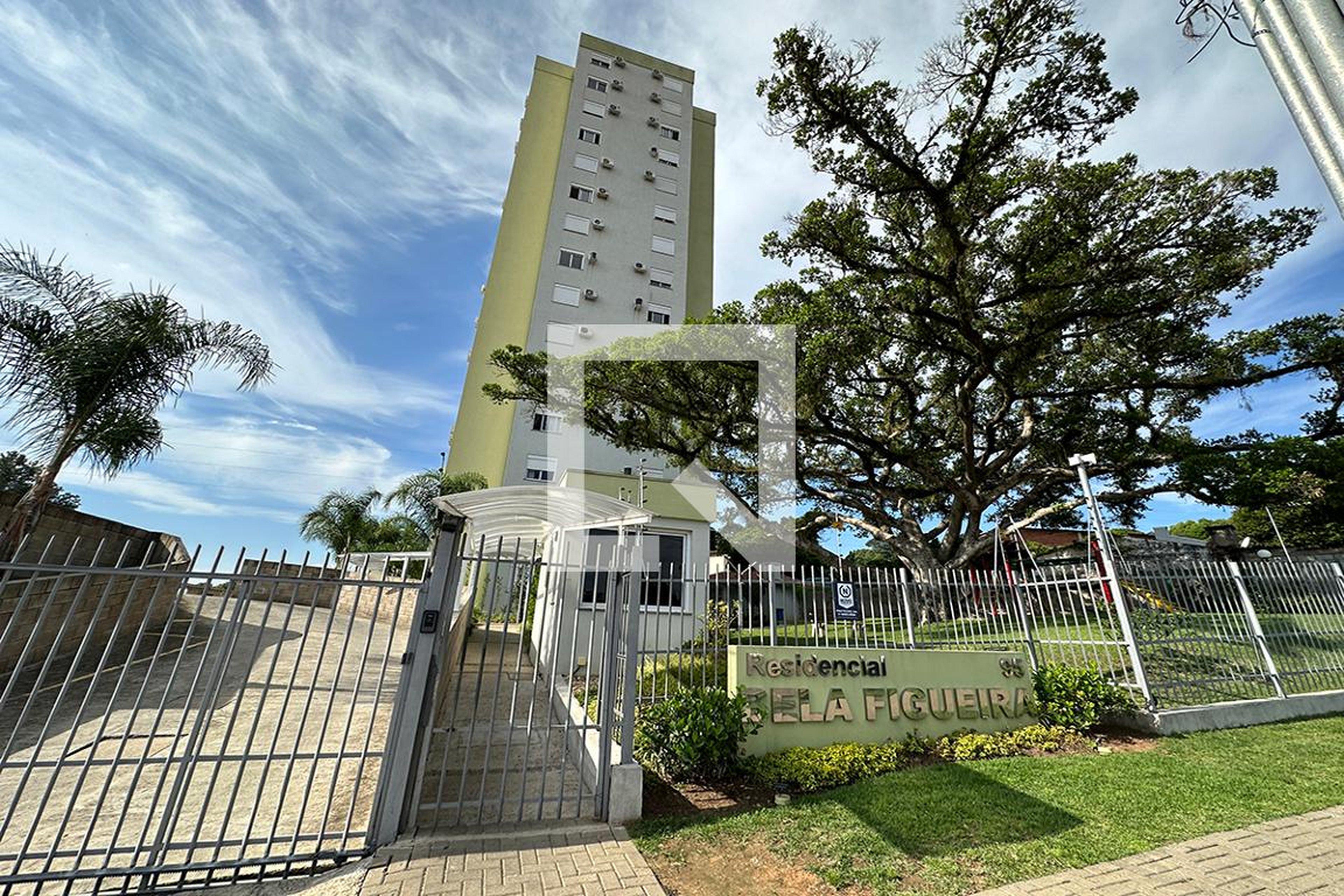 Fachada do Condomínio Condomínio Bela Figueira
