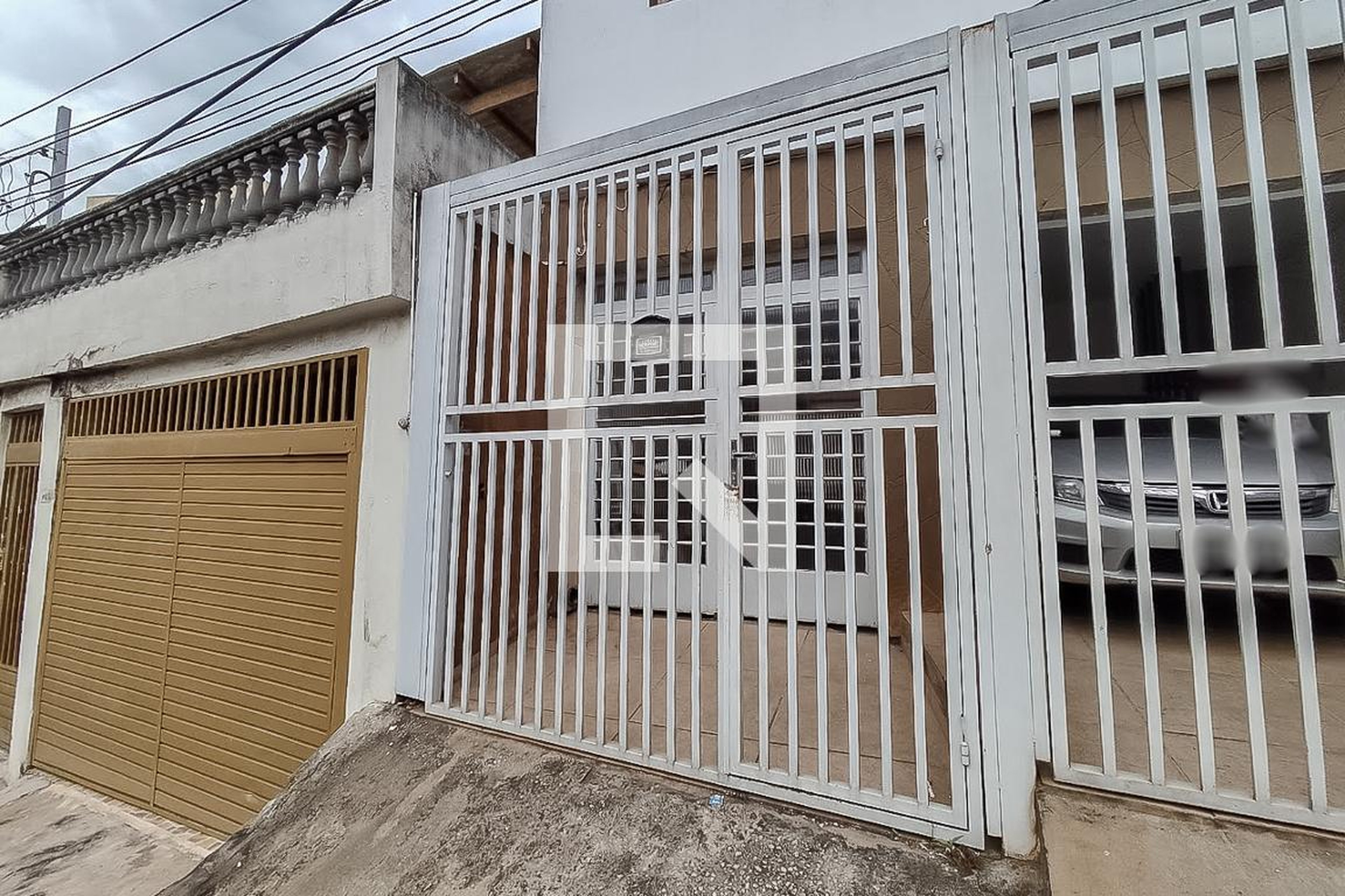 Fachada Condomínio em Rua Benito Fioretto, 64