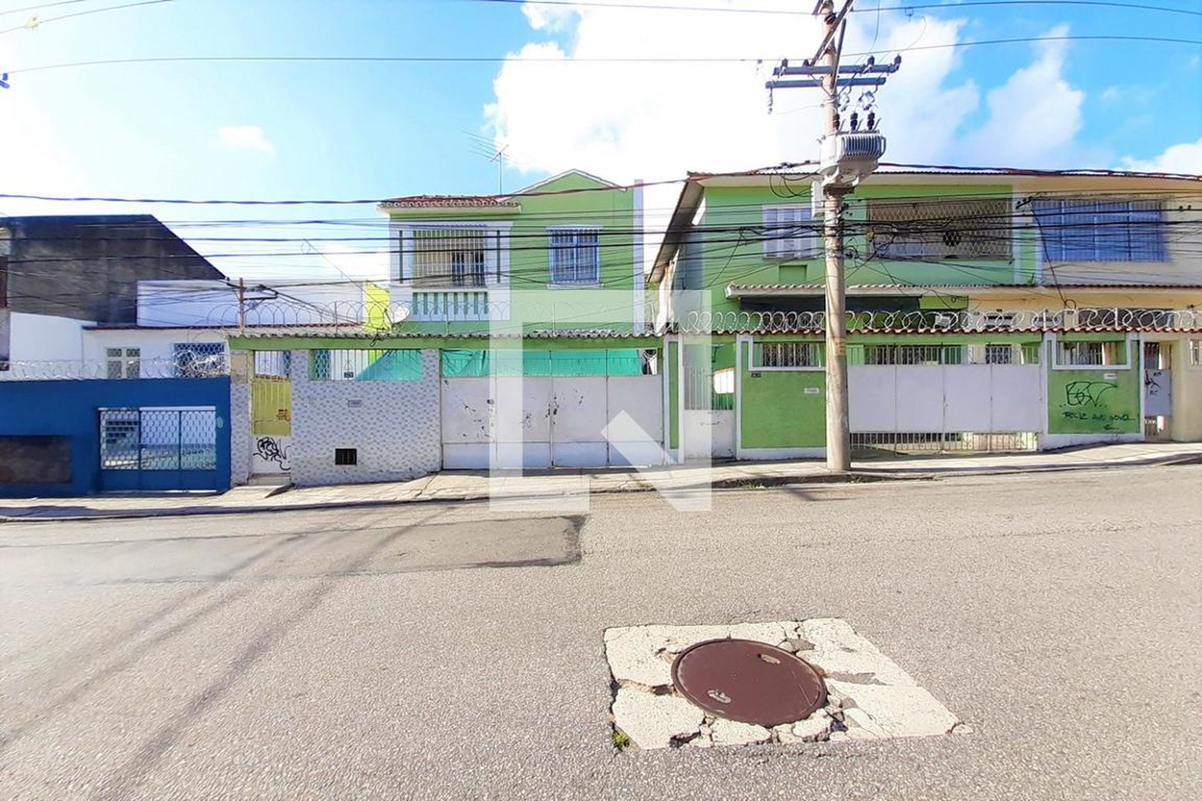 Fachada Condomínio em Rua Dona Romana, 579