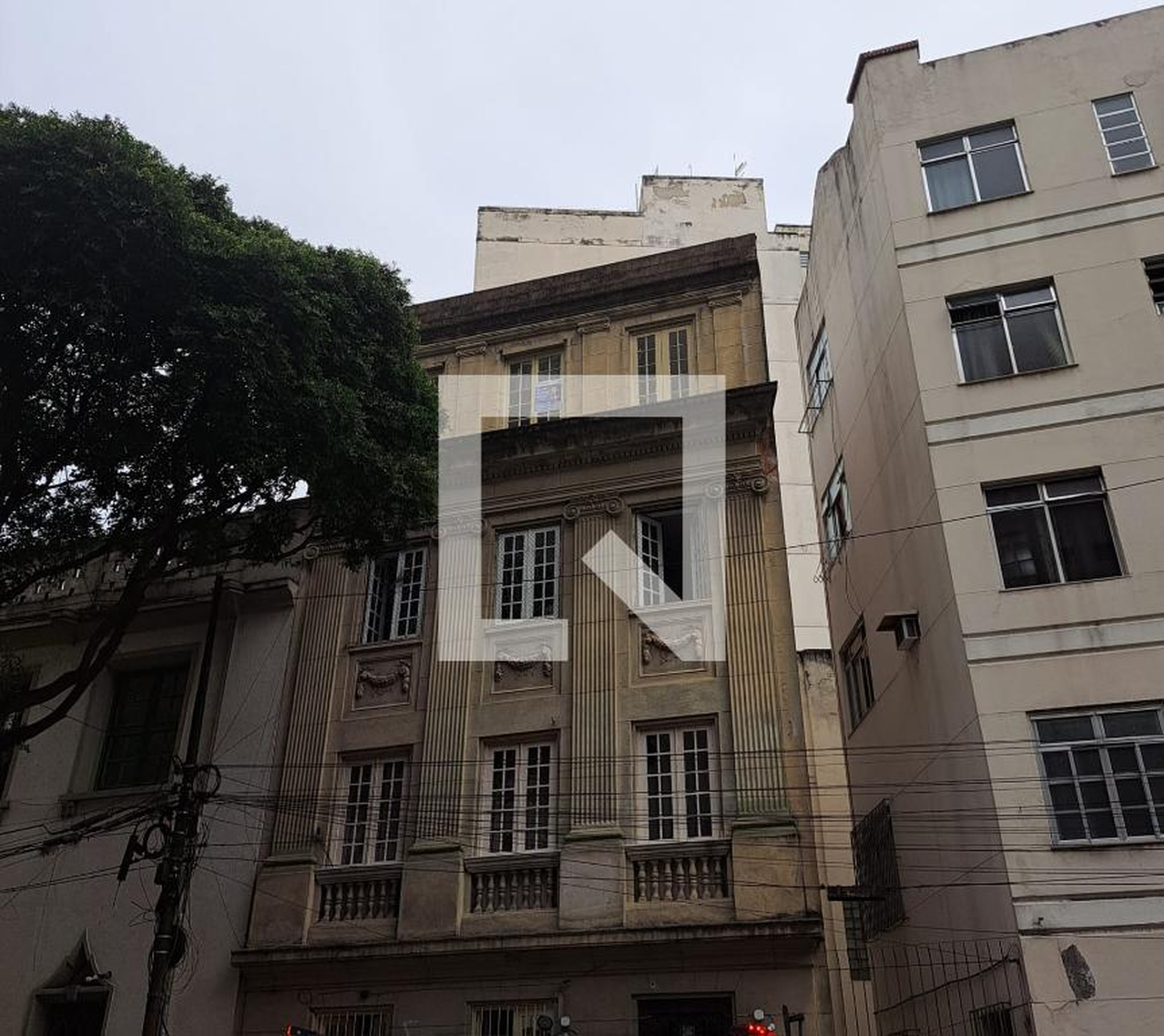 Fachada Condomínio em Rua Carlos Sampaio, 265