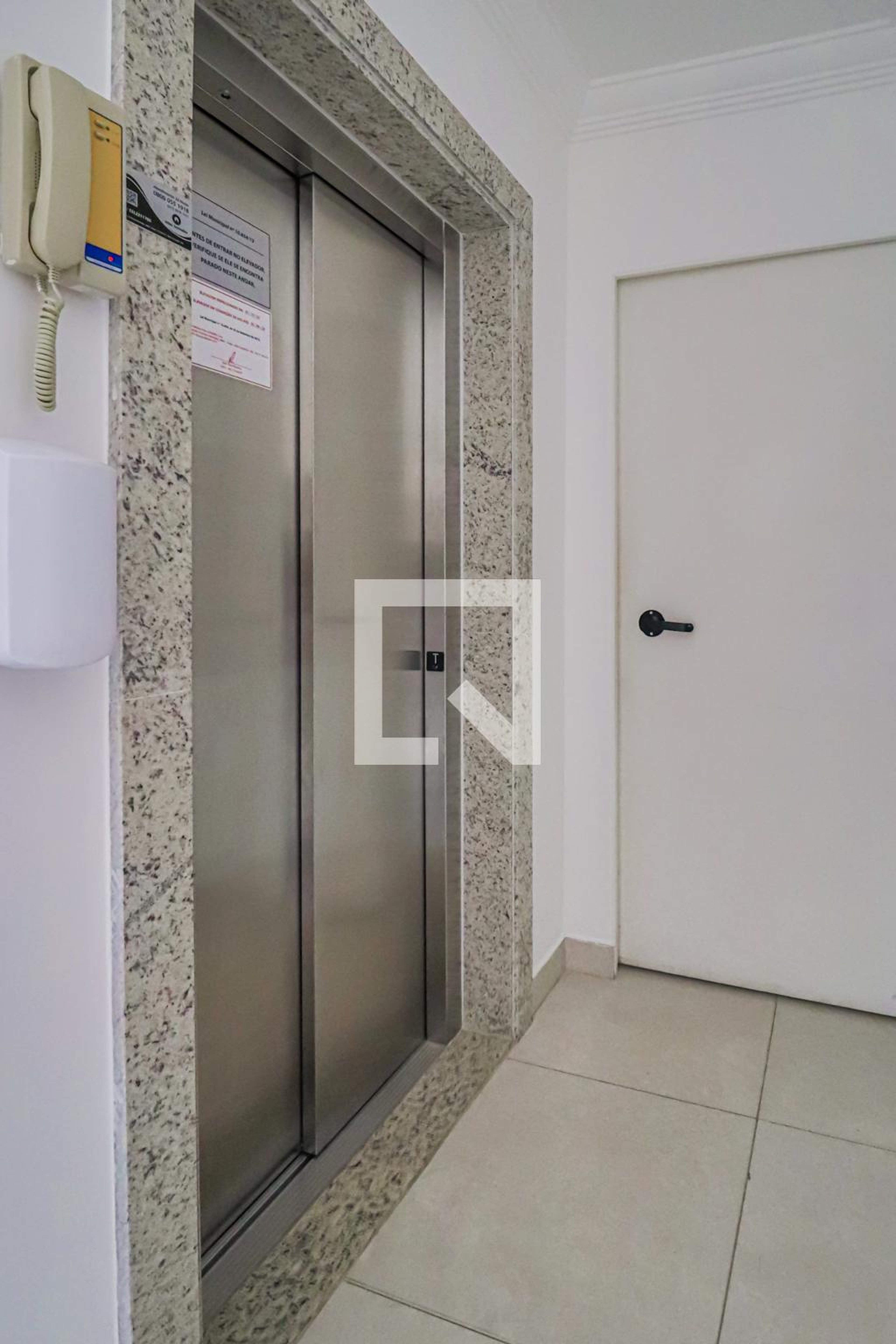 Elevador - Edifício CHR Itabira