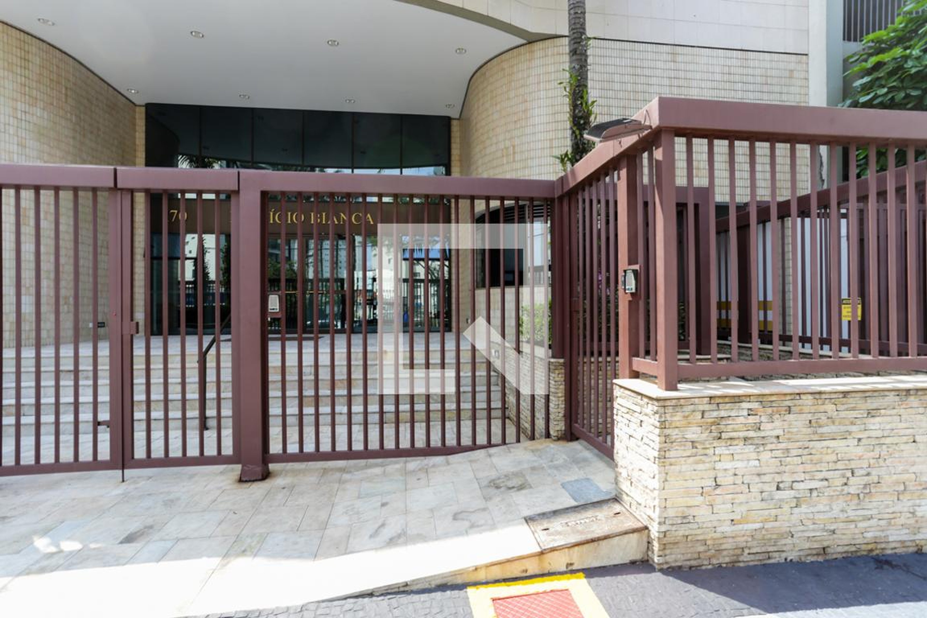 Fachada do condomínio Edifício Bianca