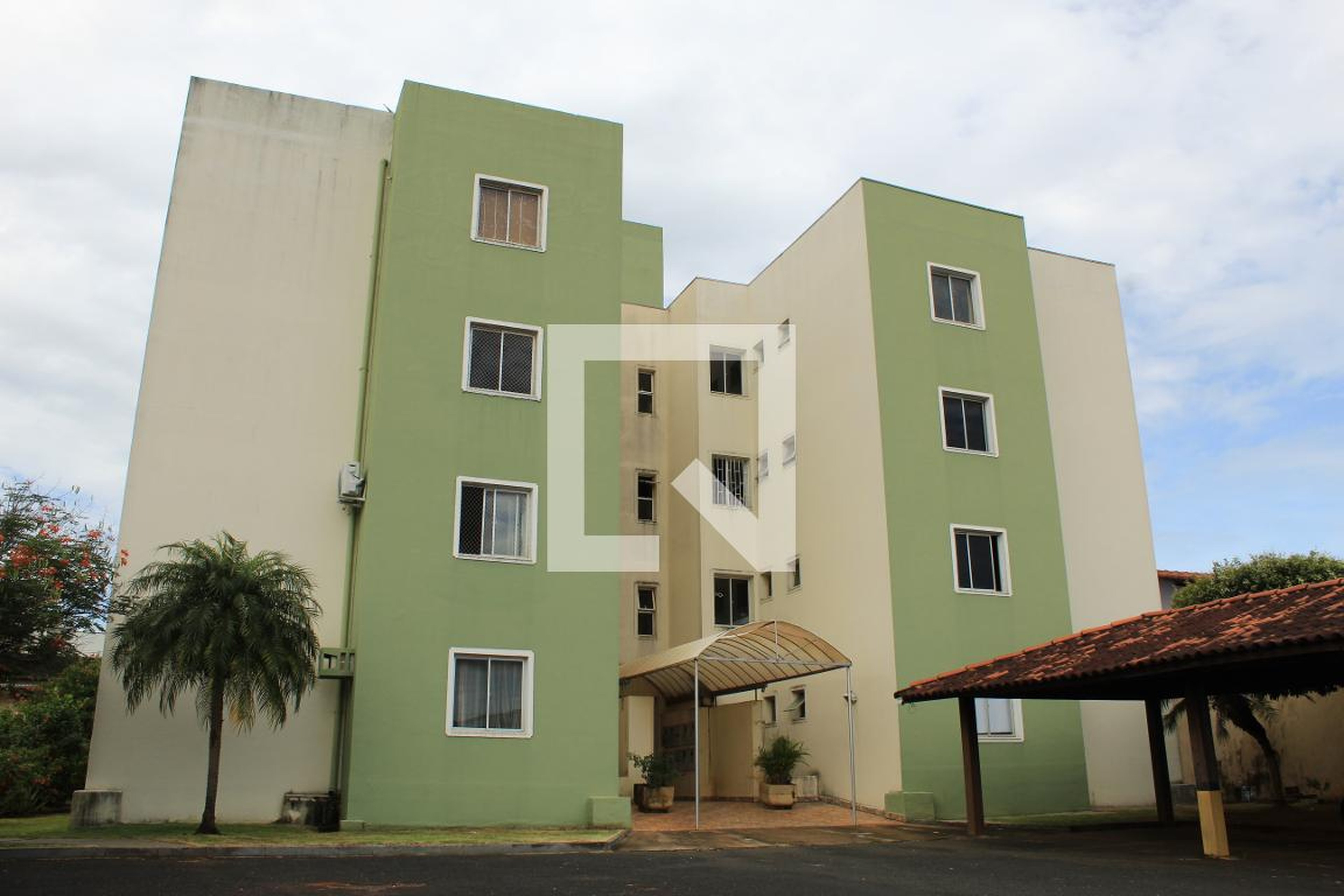 Fachada do Prédio Condomínio em Rua Adelia Miguel Abrahão, 546