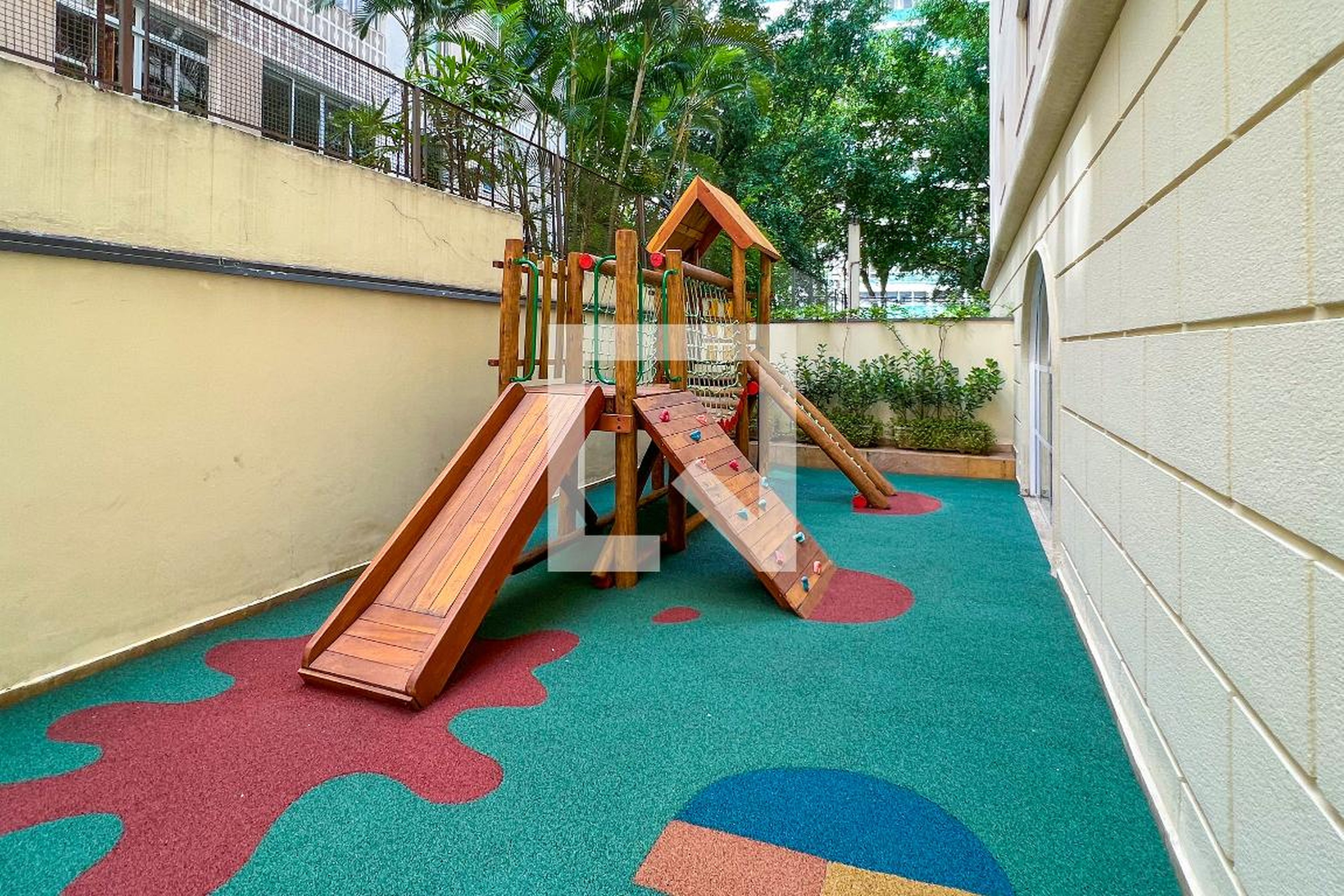 Playground - Maria Tereza