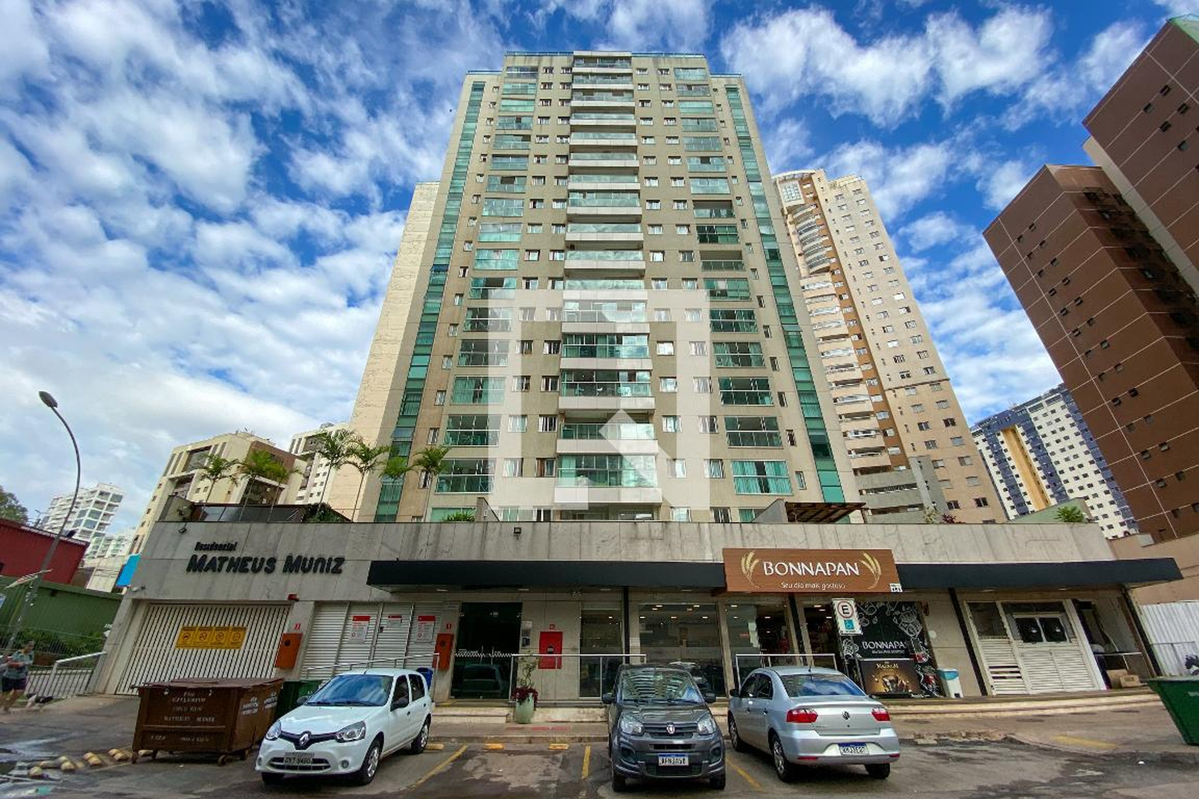 Fachada Condomínio em Rua 28, 0