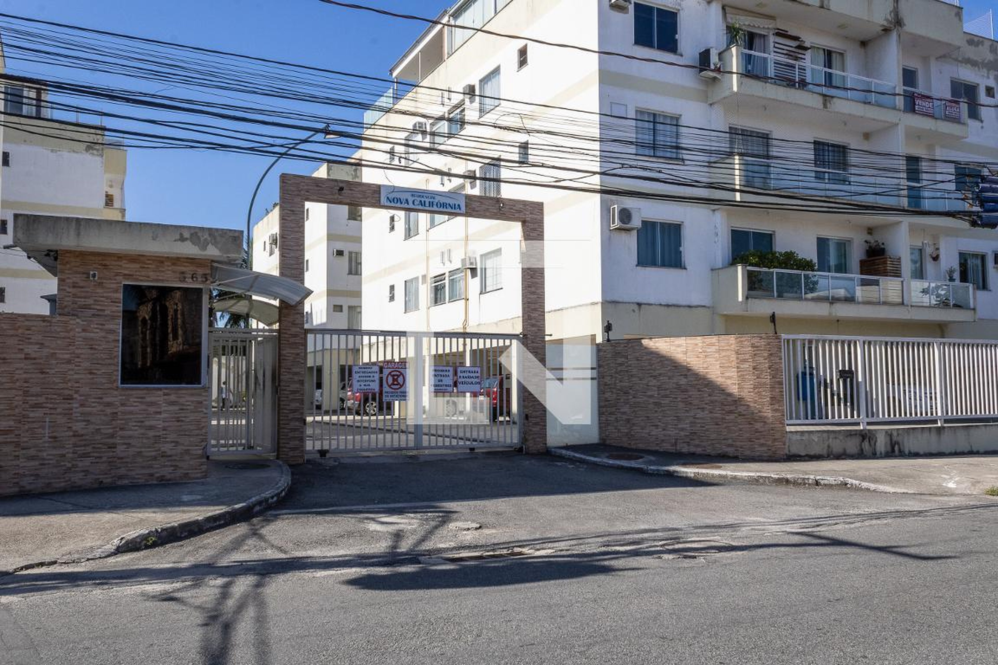 Fachada do Condomínio Condomínio Nova California