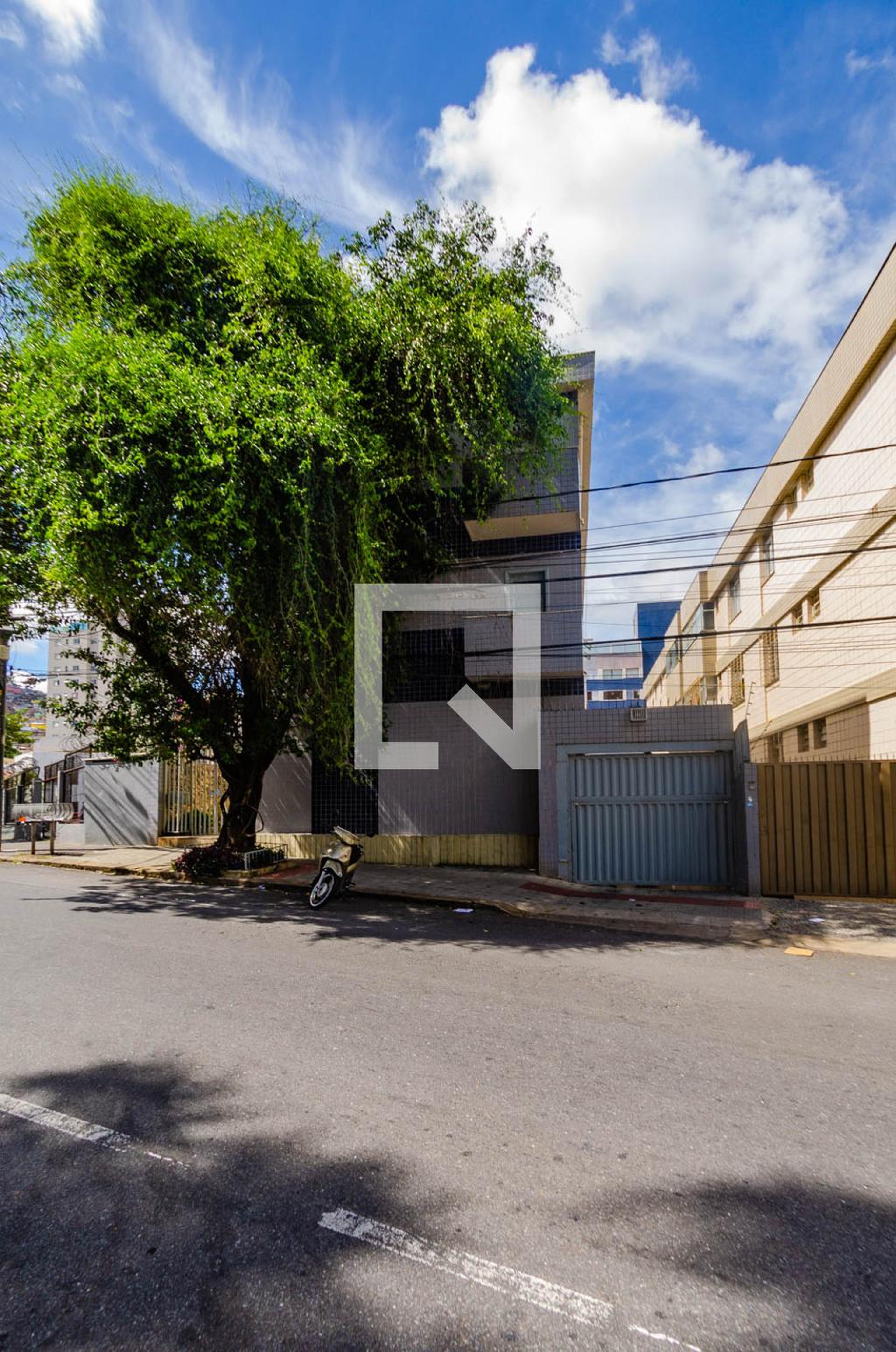 Fachada Condomínio em Rua Desembargador Mario Matos, 200