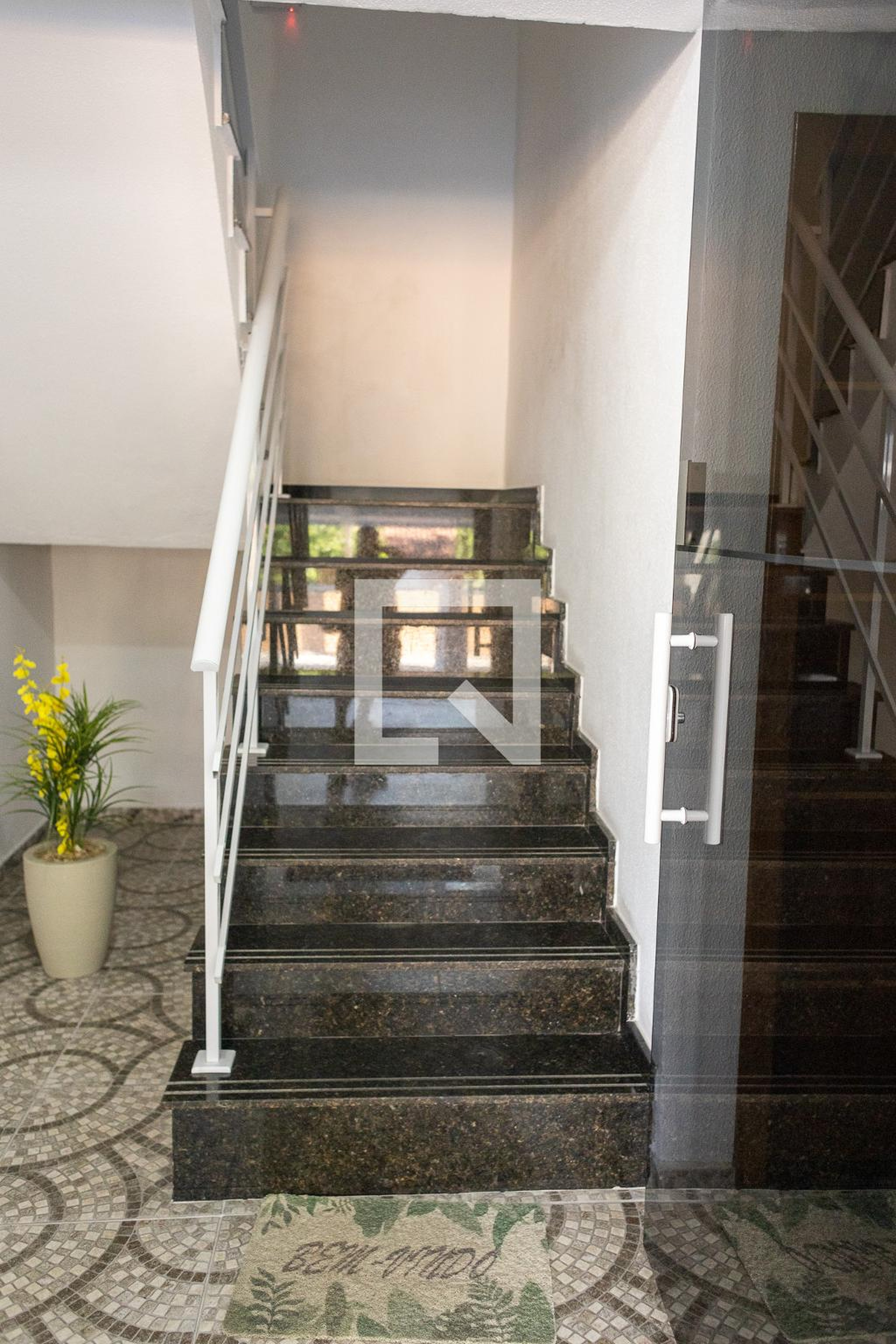 Entrada do Prédio - Lunar 2