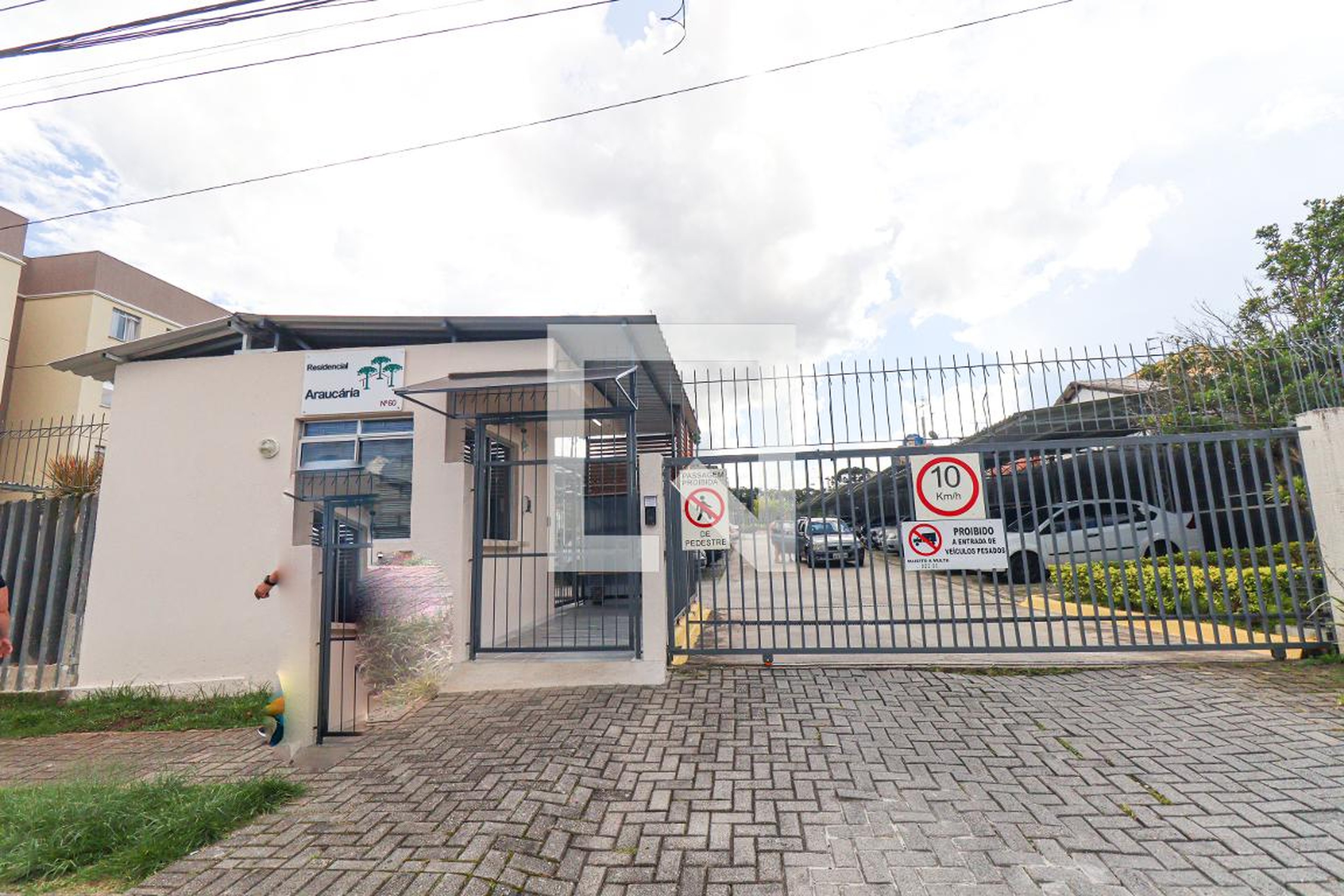 Fachada do Condomínio Residencial Araucária