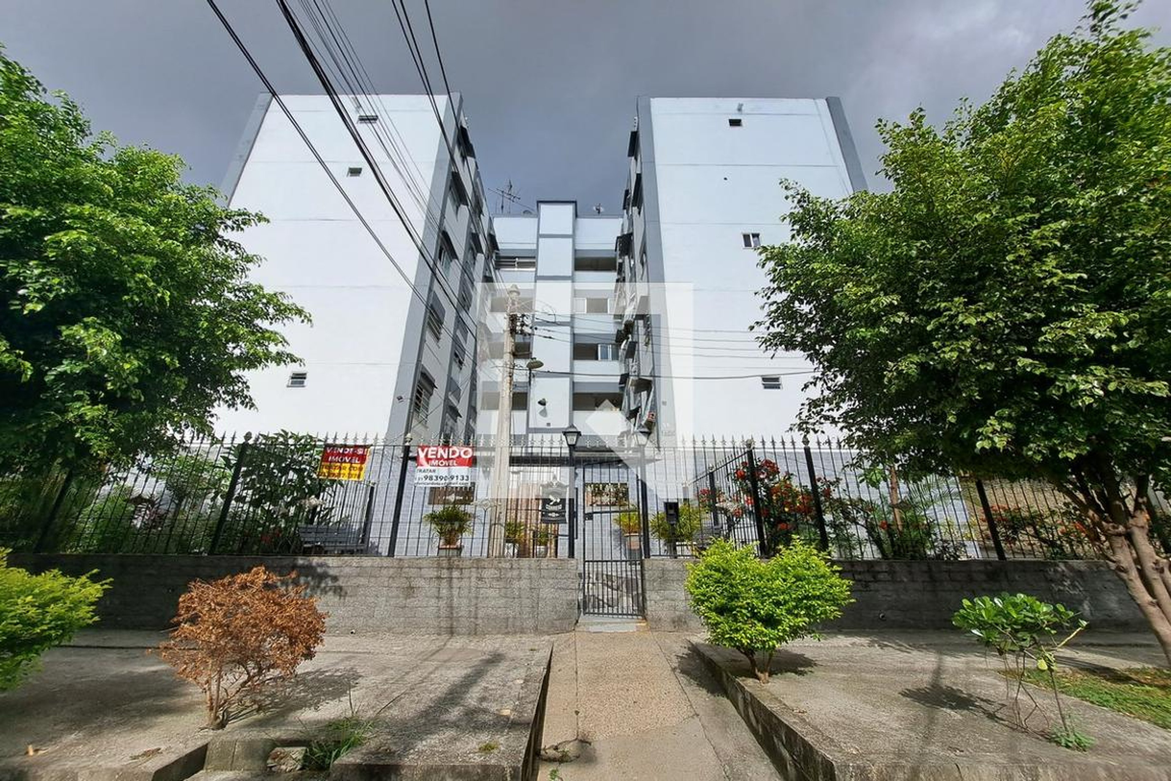 Fachada Condomínio em Rua Lago Verde, 58