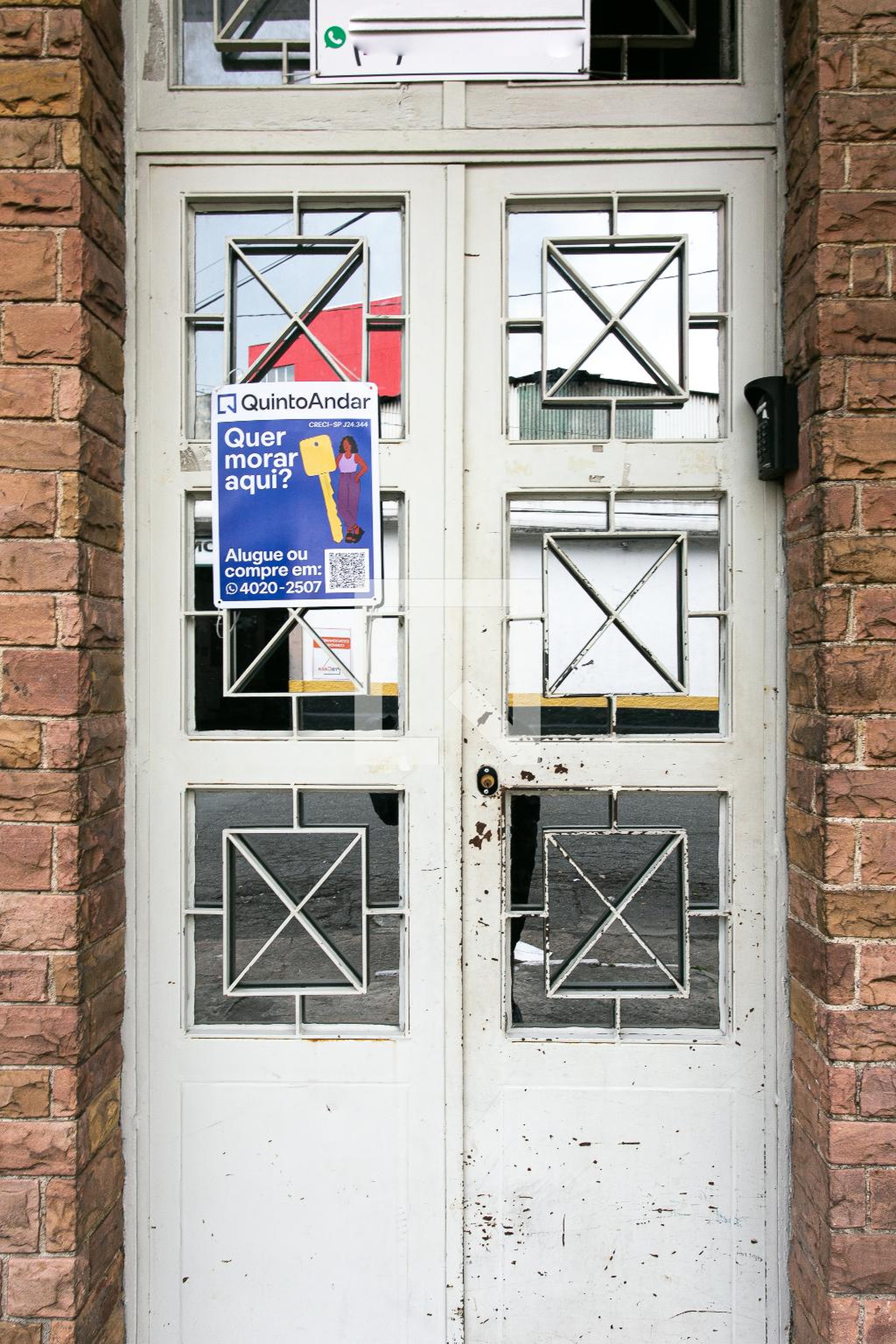 Fachada Condomínio em Rua Capitão-Mor Passos, 36