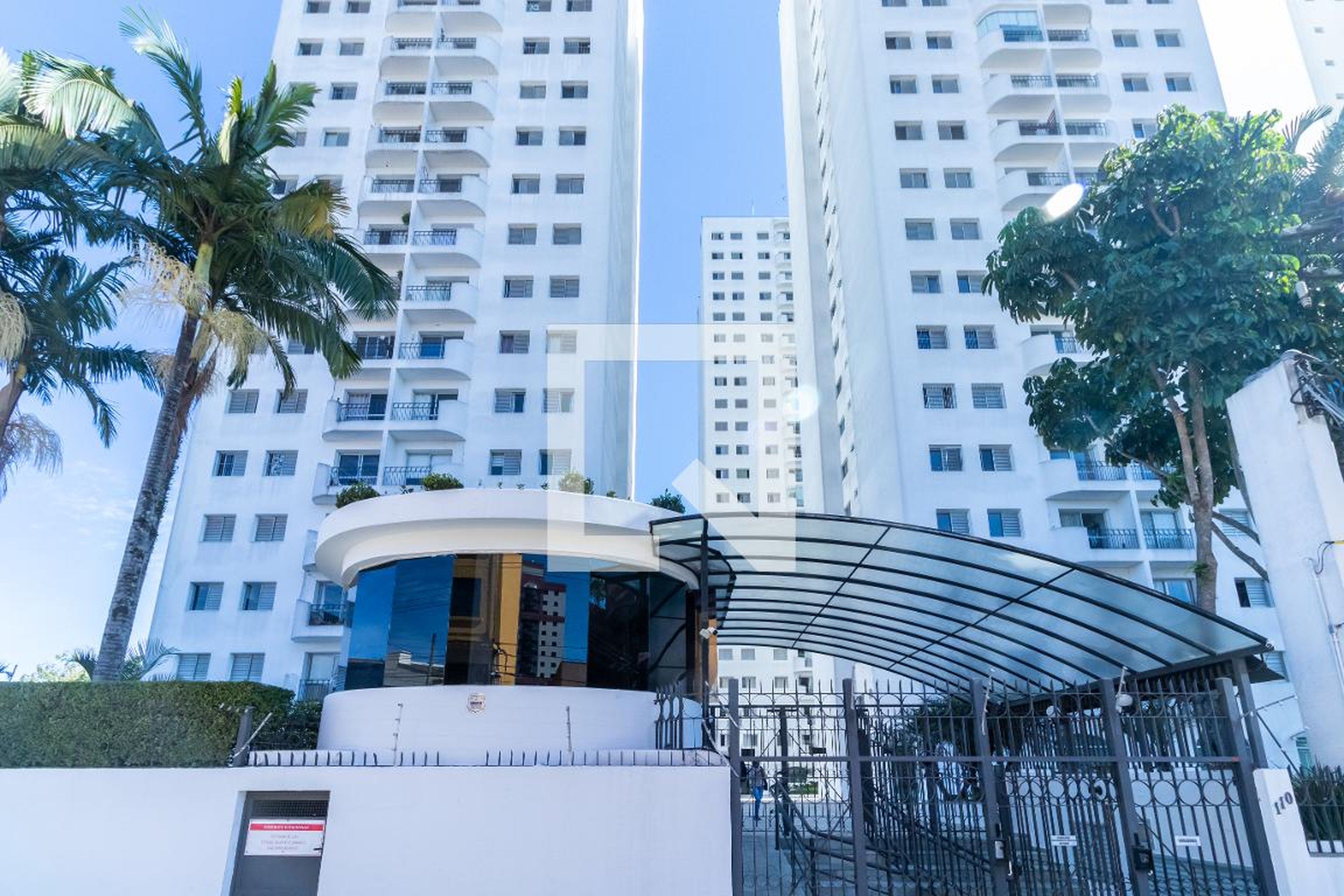 Fachada do Condomínio Condomínio Mediterrâneo