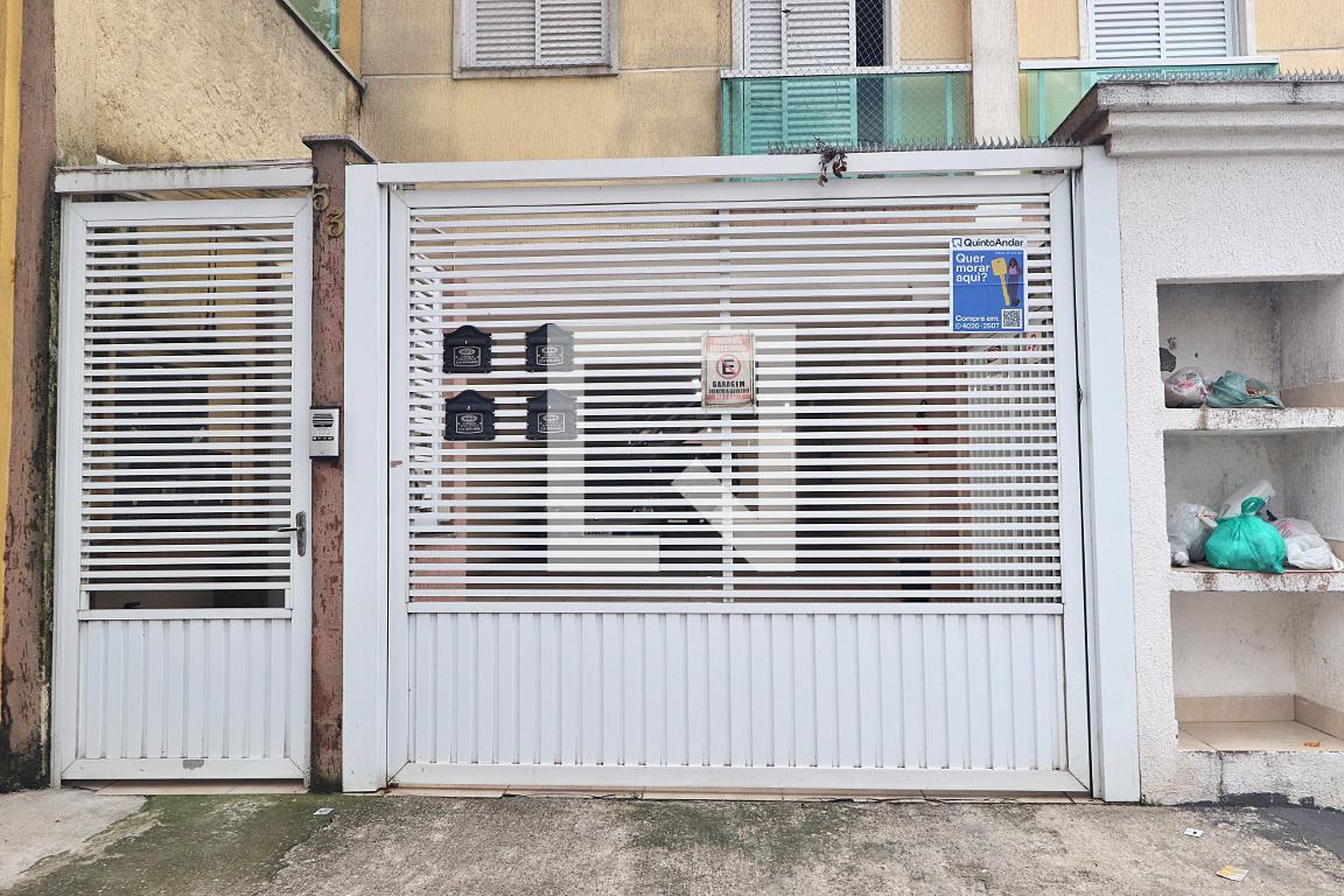 Fachada Condomínio em Rua Hipólito da Costa, 53