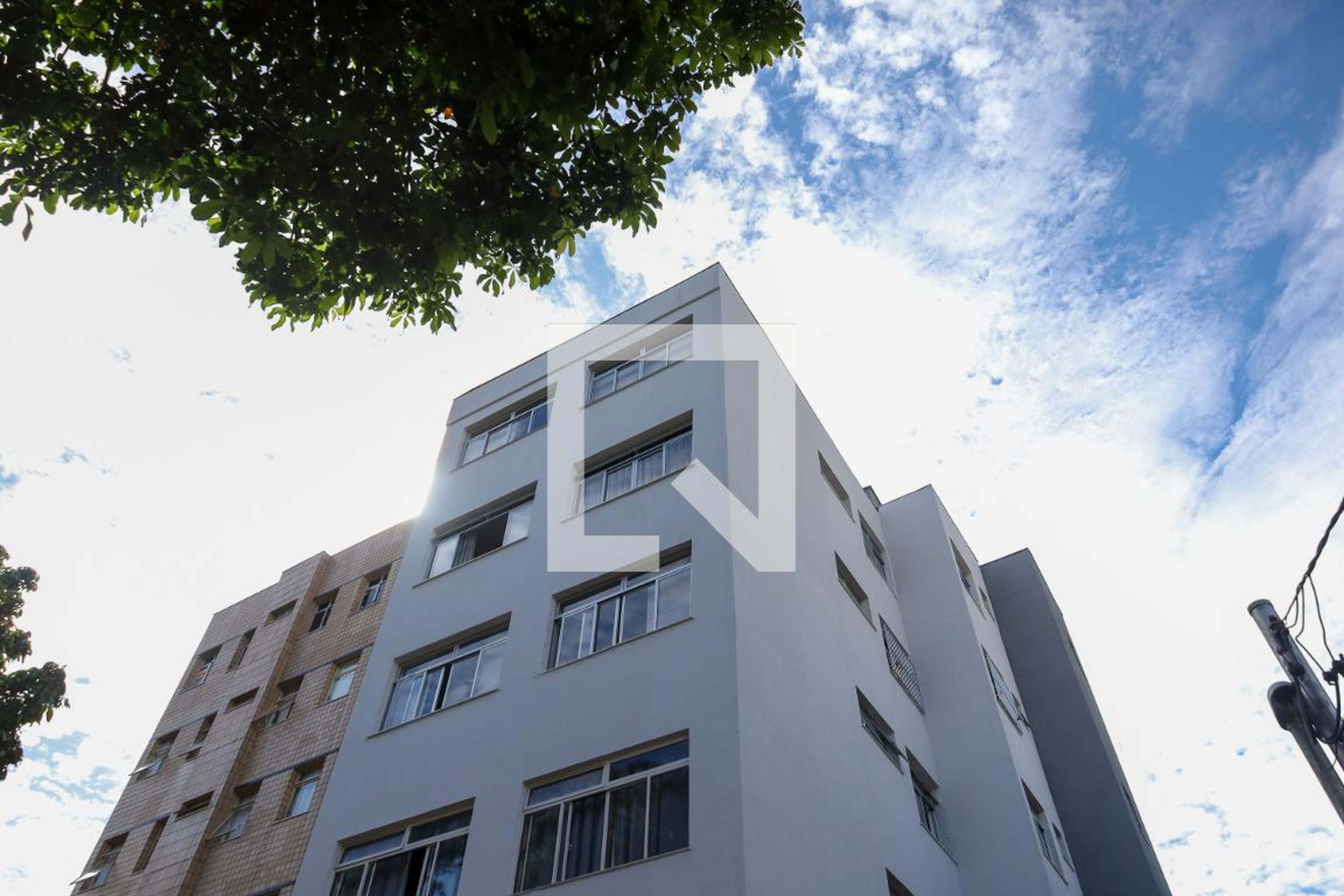 Fachada Condomínio em Rua Cardeal Vasconcelos Motta, 55