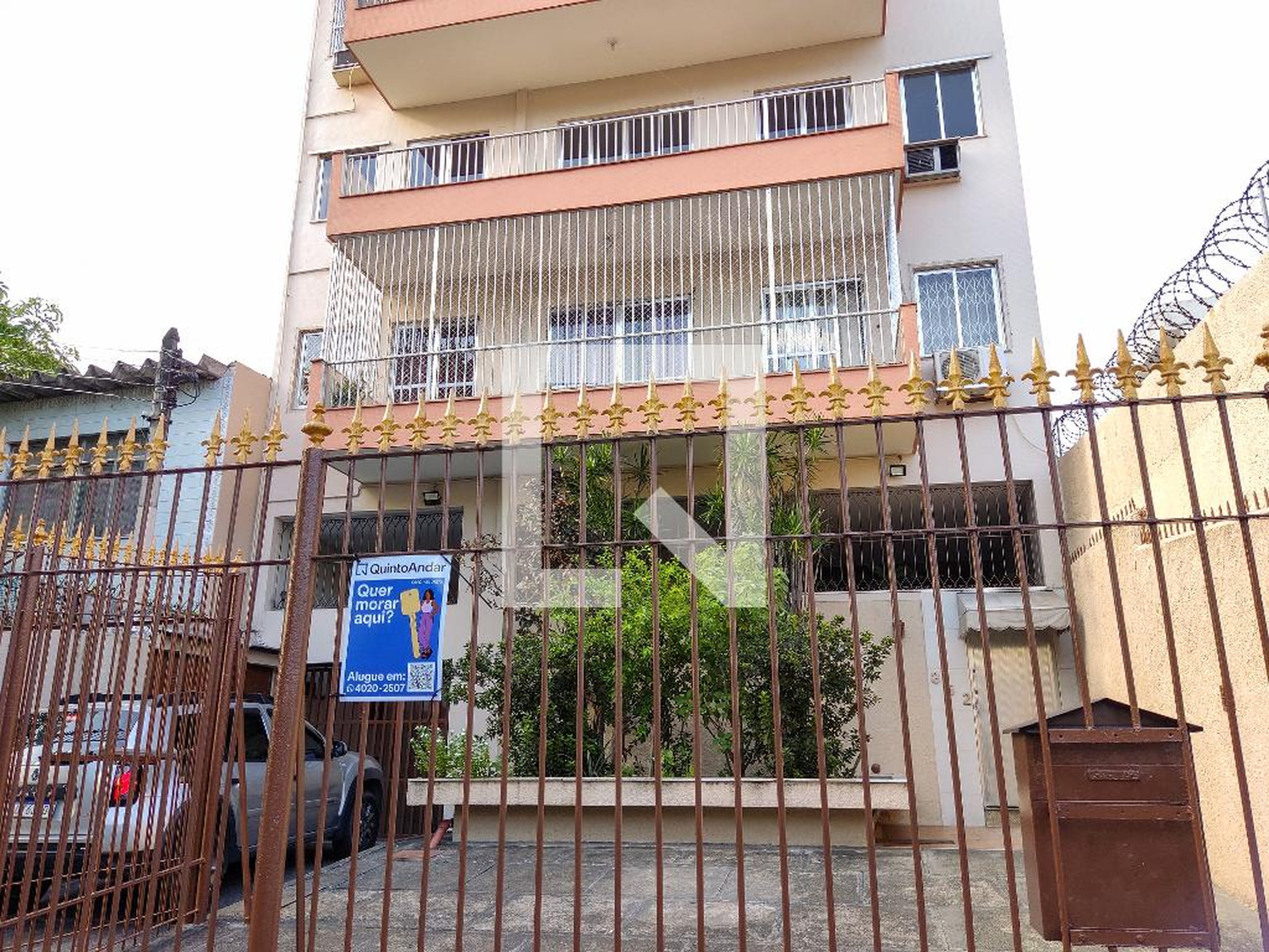 Fachada do Condomínio Edifício Solar das Estrelas