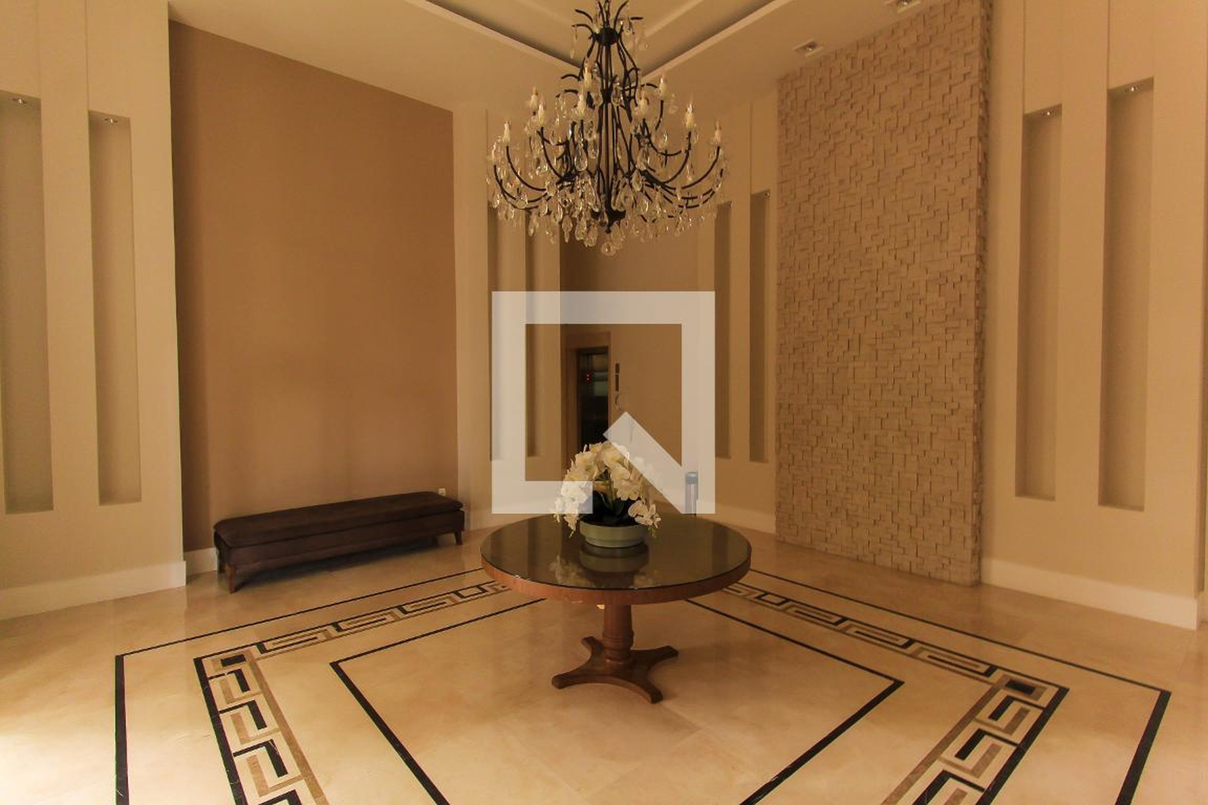 Hall social - Piazza Suprema