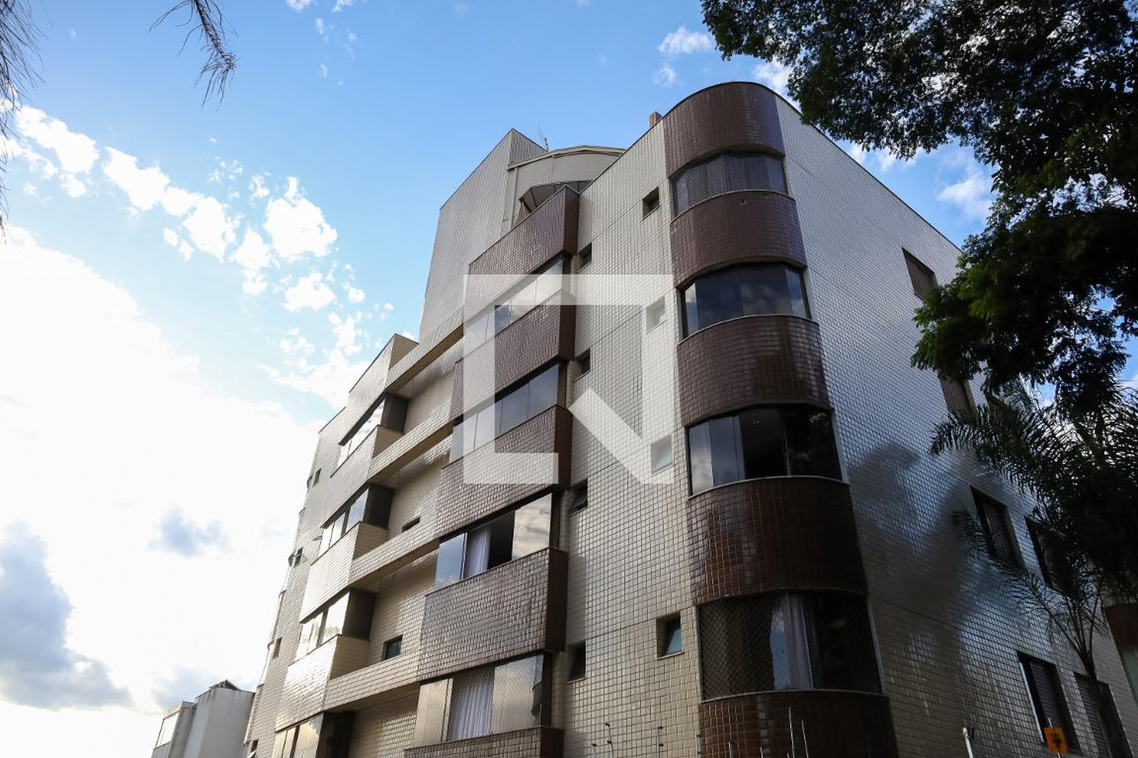 Fachada Condomínio em Rua Maria Heilbuth Surette, 1159