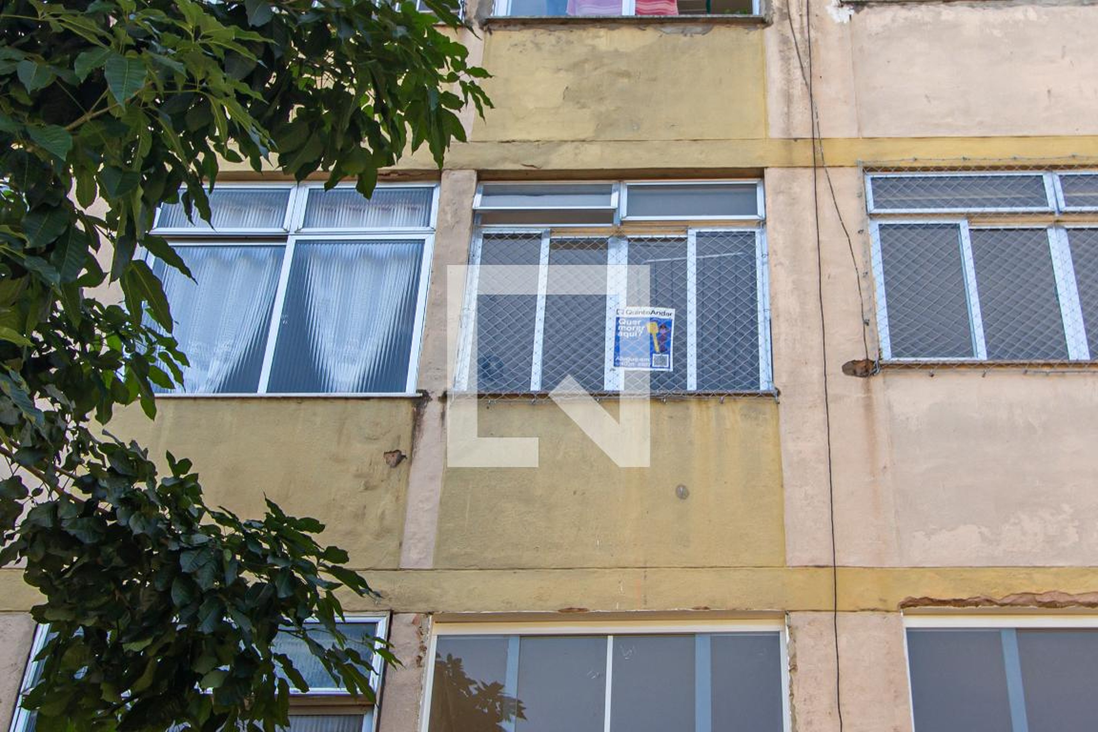 Fachada Condomínio em Rua Severino Ferreira da Costa, 100