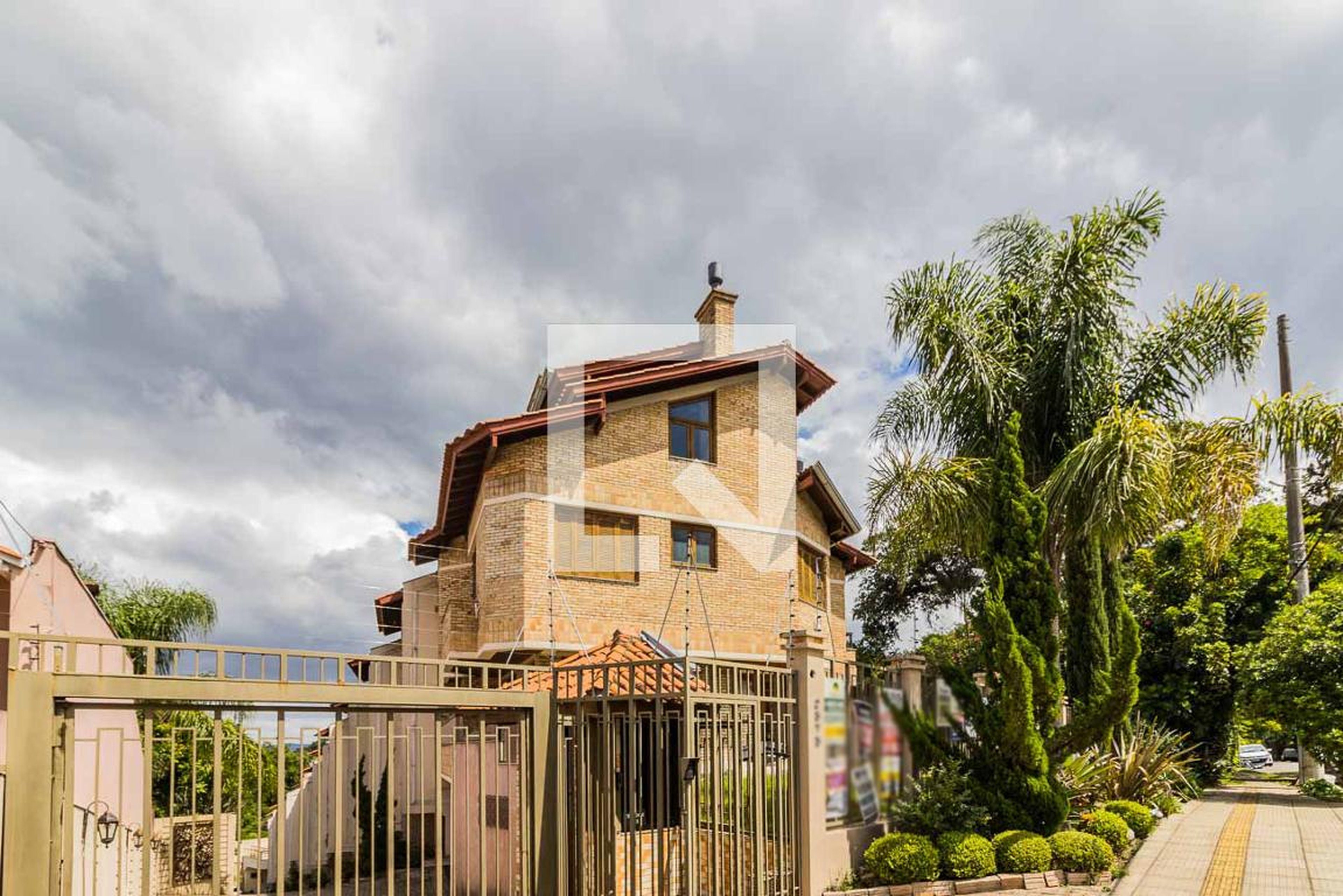 Fachada Condomínio em Rua Conselheiro Xavier da Costa, 2473