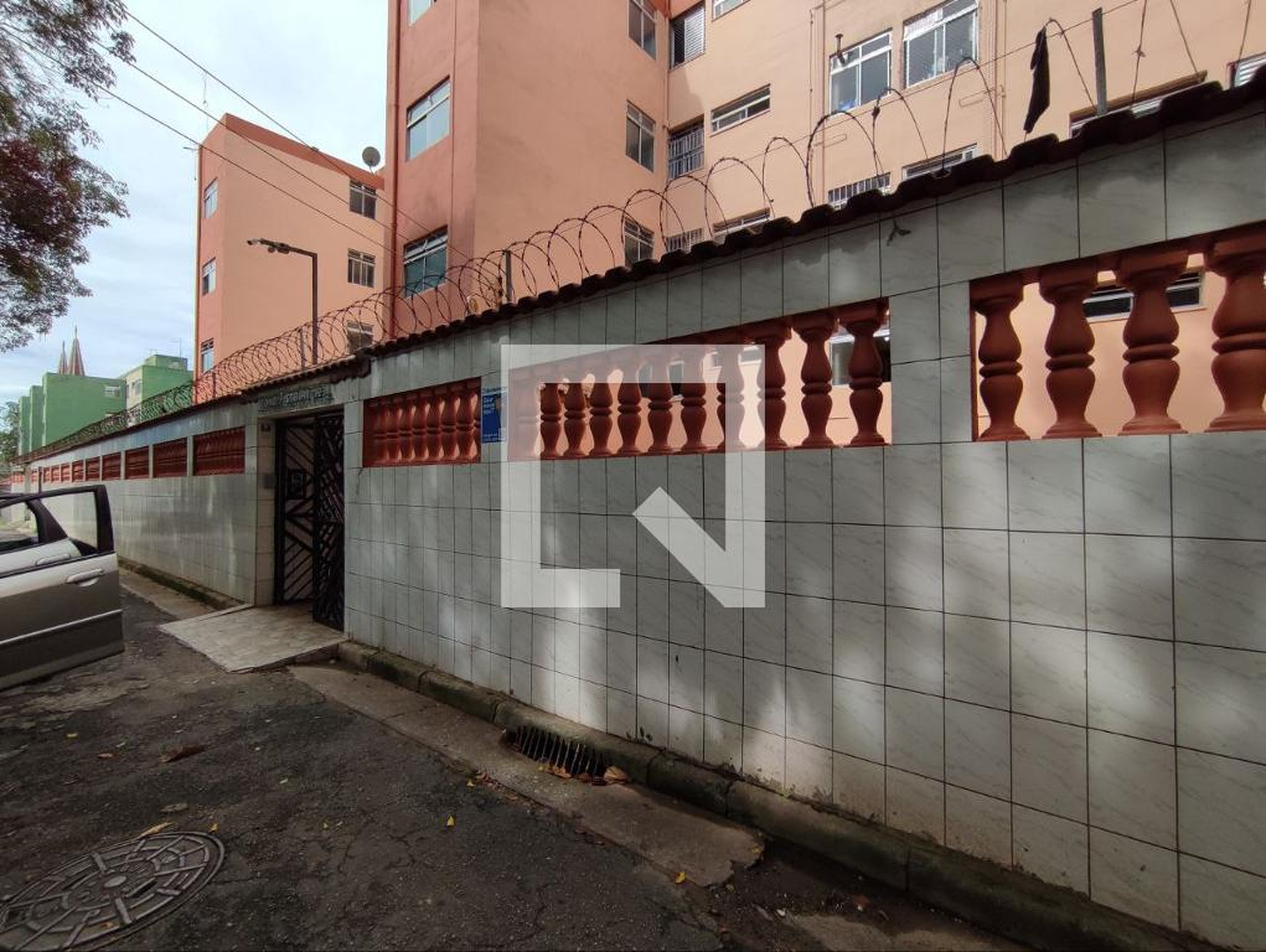 Fachada Condomínio em Rua Padre Antônio Soler, 123