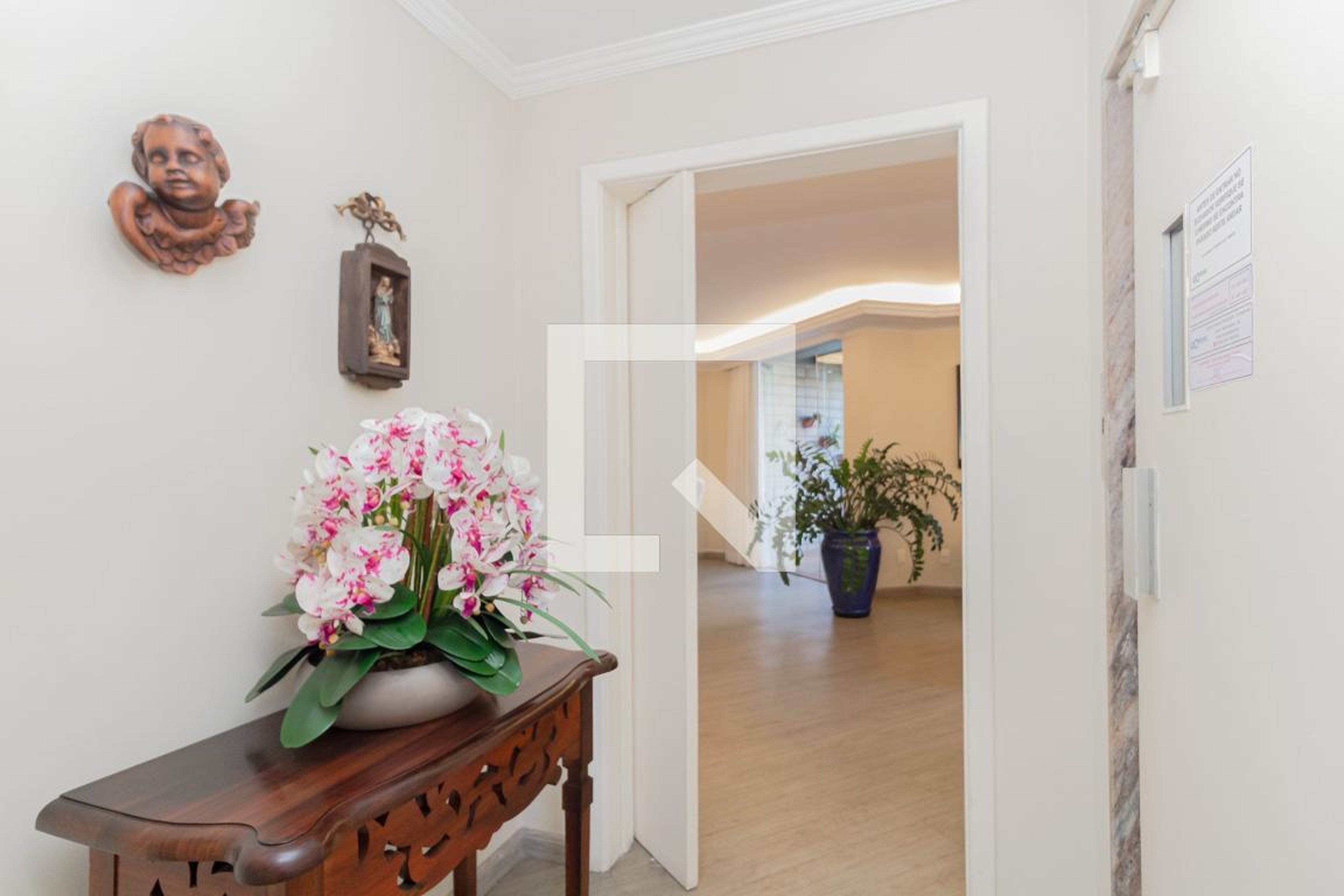 Hall de Entrada Condomínio em Rua Major Lopes, 245