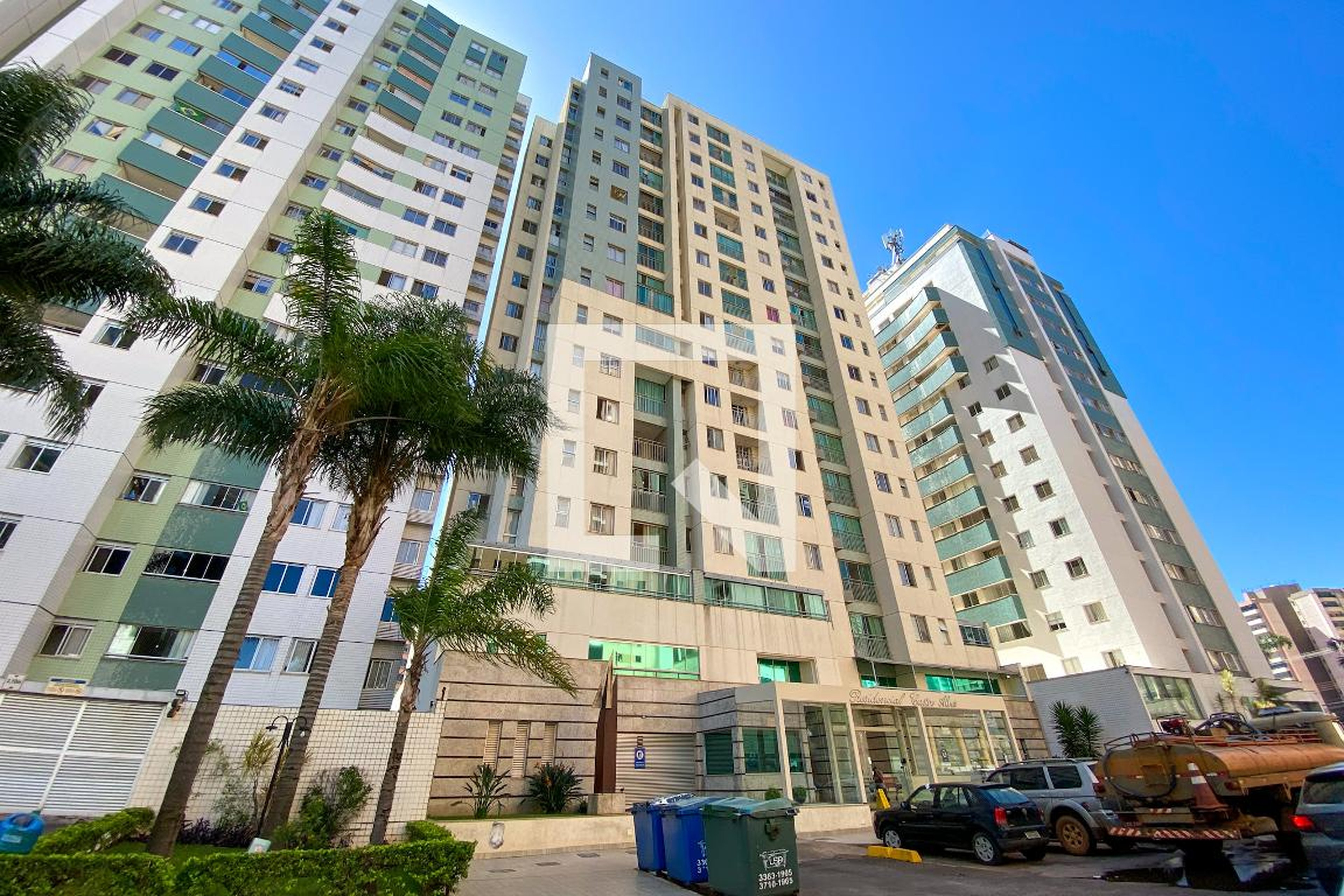 Fachada Condomínio em Rua 20, 10