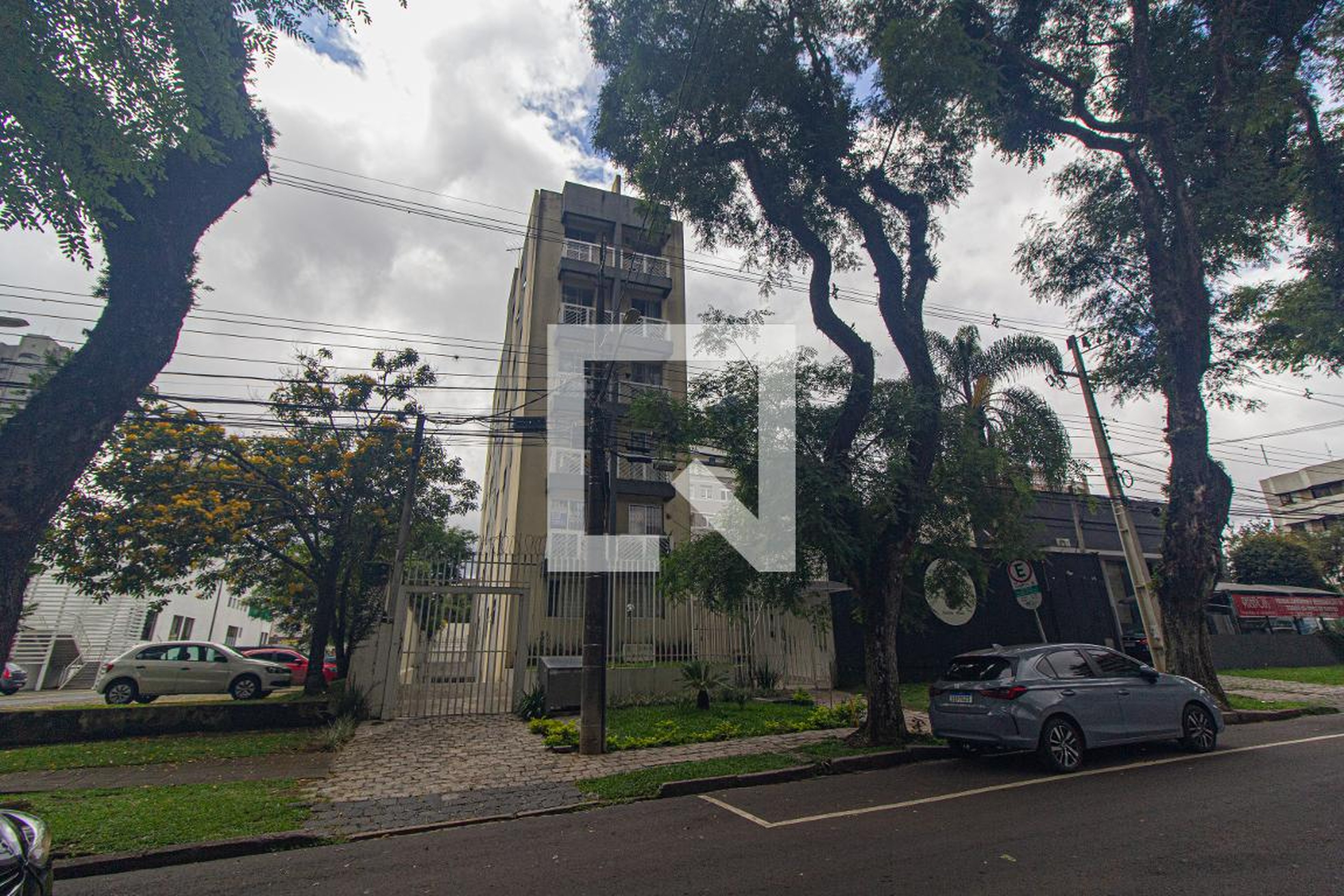 Fachada Condomínio em Rua Desembargador Otávio do Amaral, 448