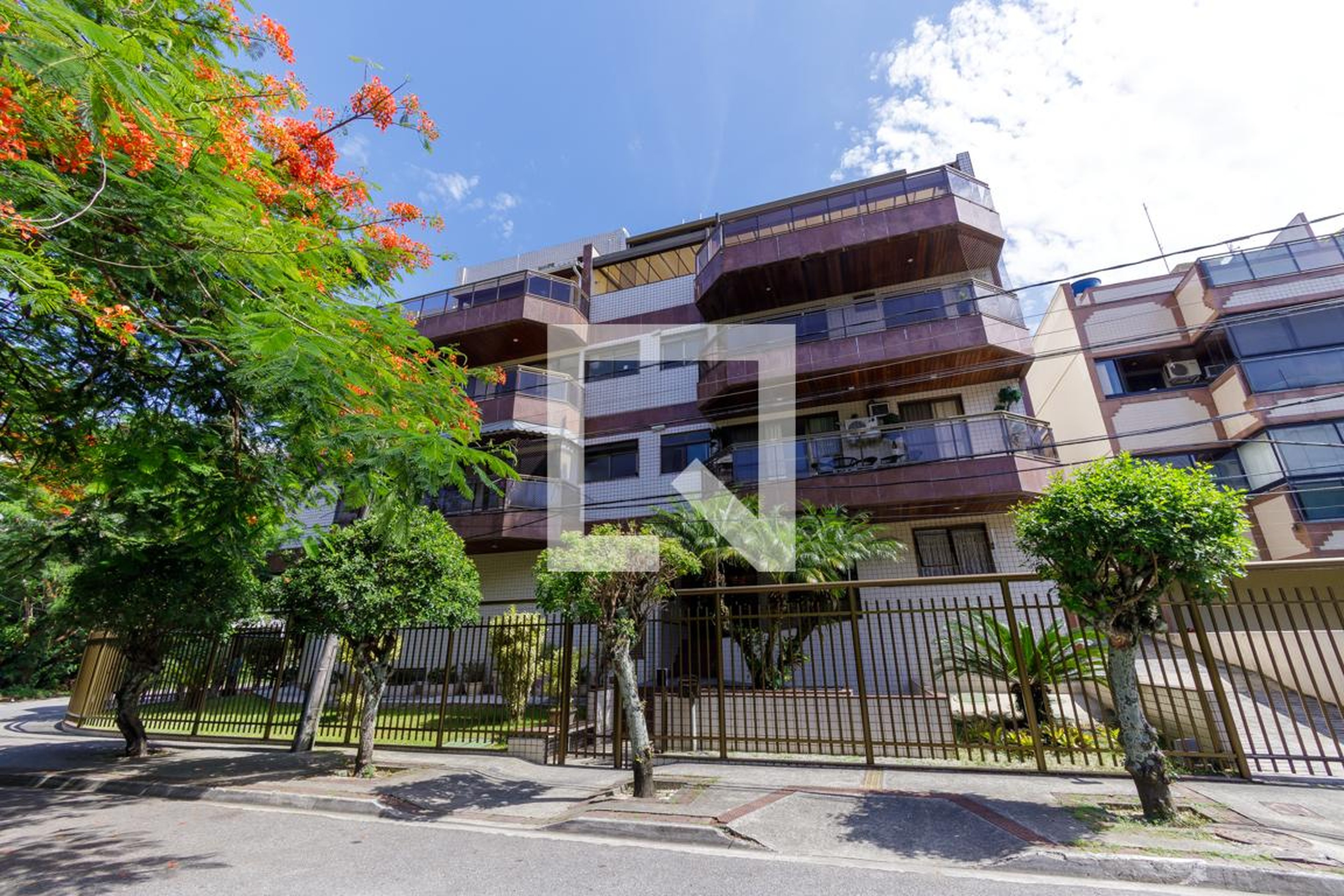 Fachada Edifício Carlota Oliveira