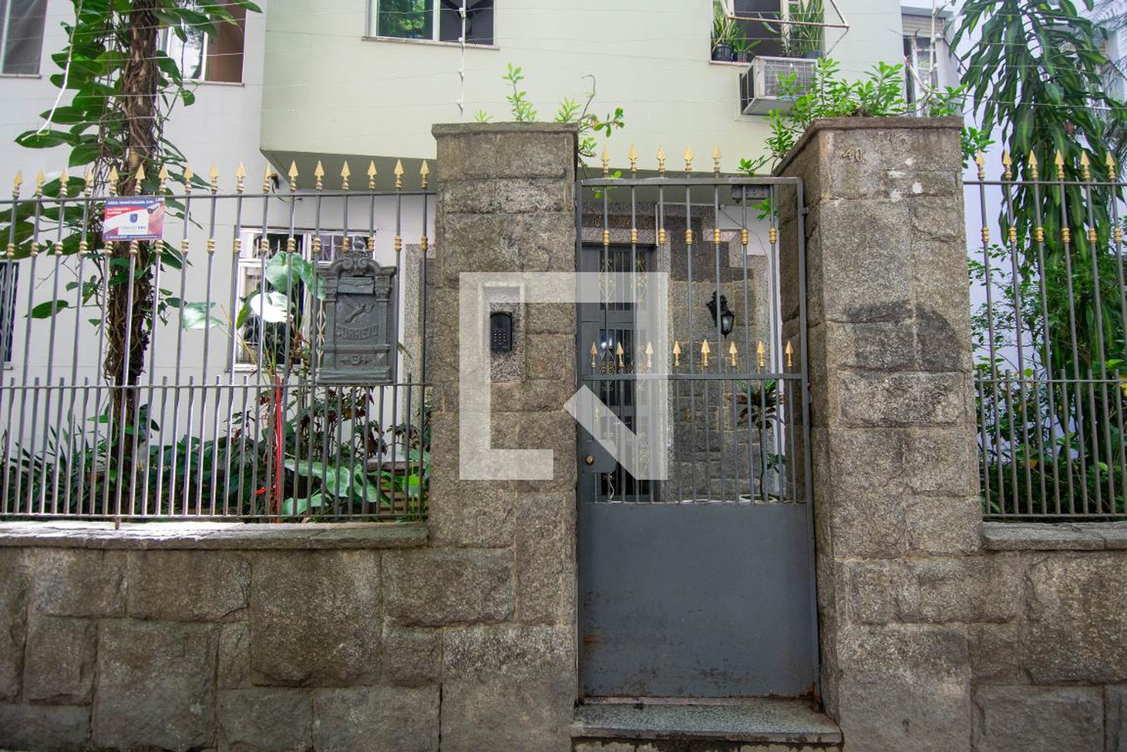 Fachada Condomínio em Rua Leopoldo Miguez, 40